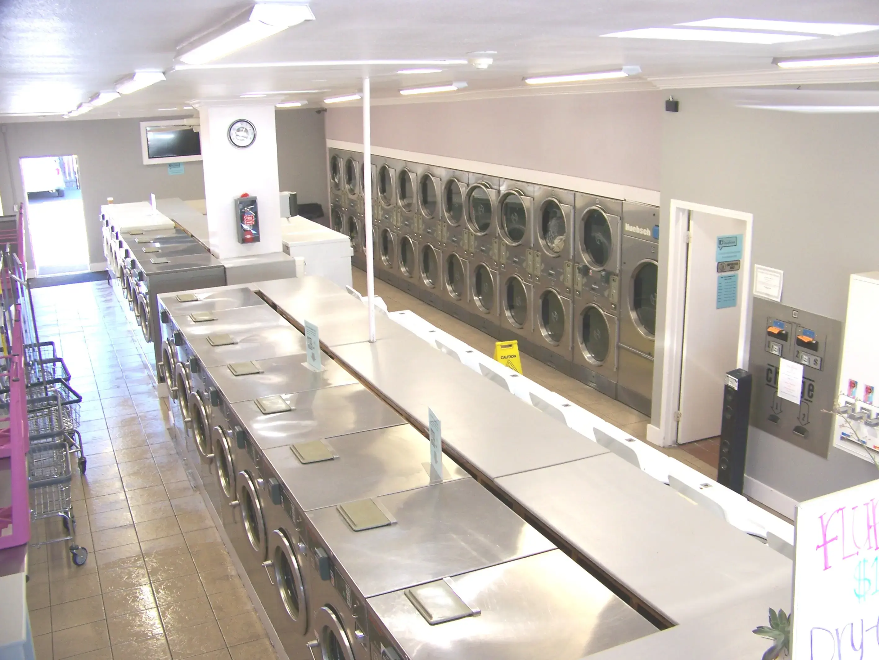 Isla Vista Laundromat - Image 15