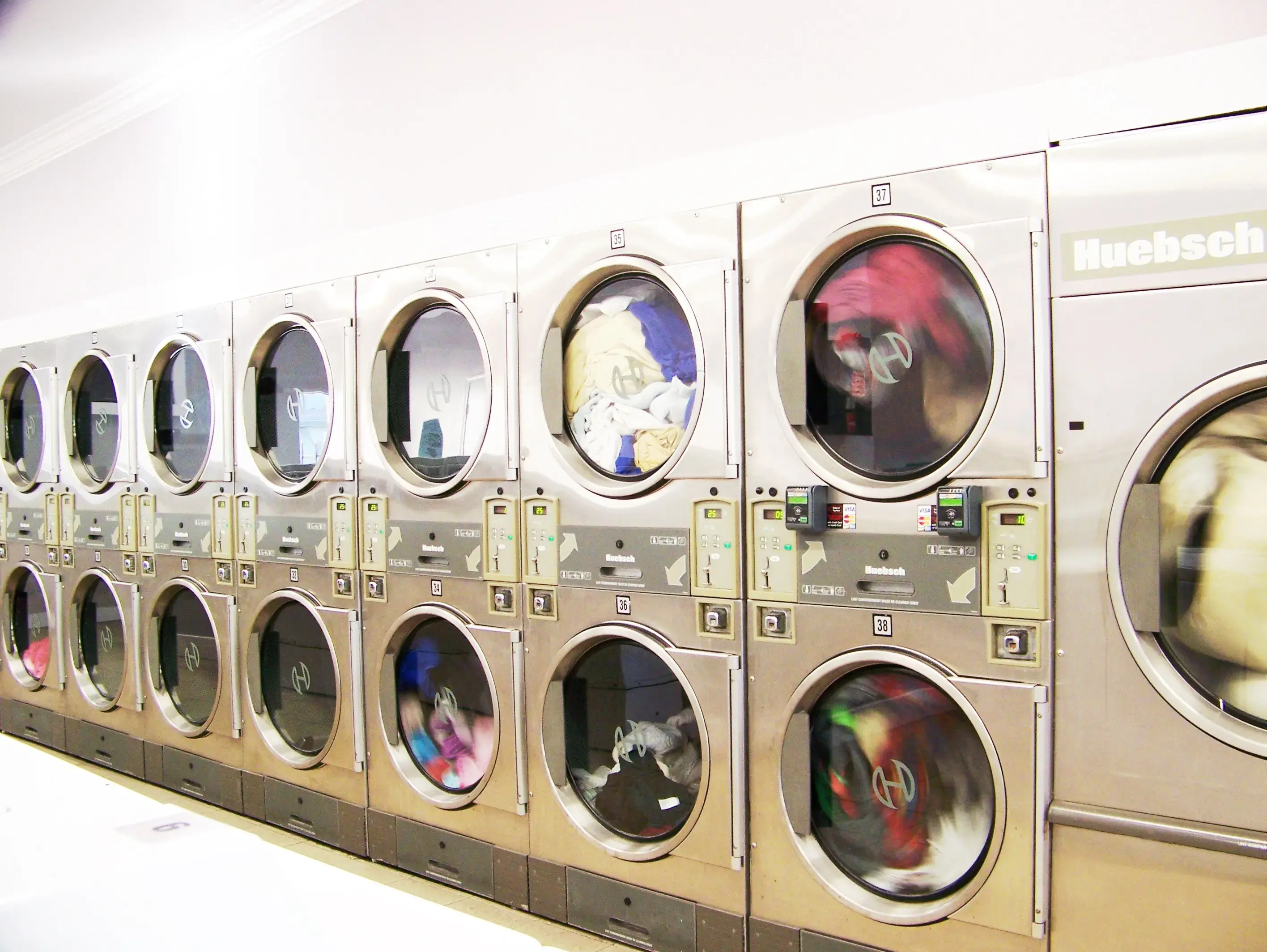 Isla Vista Laundromat - Image 19