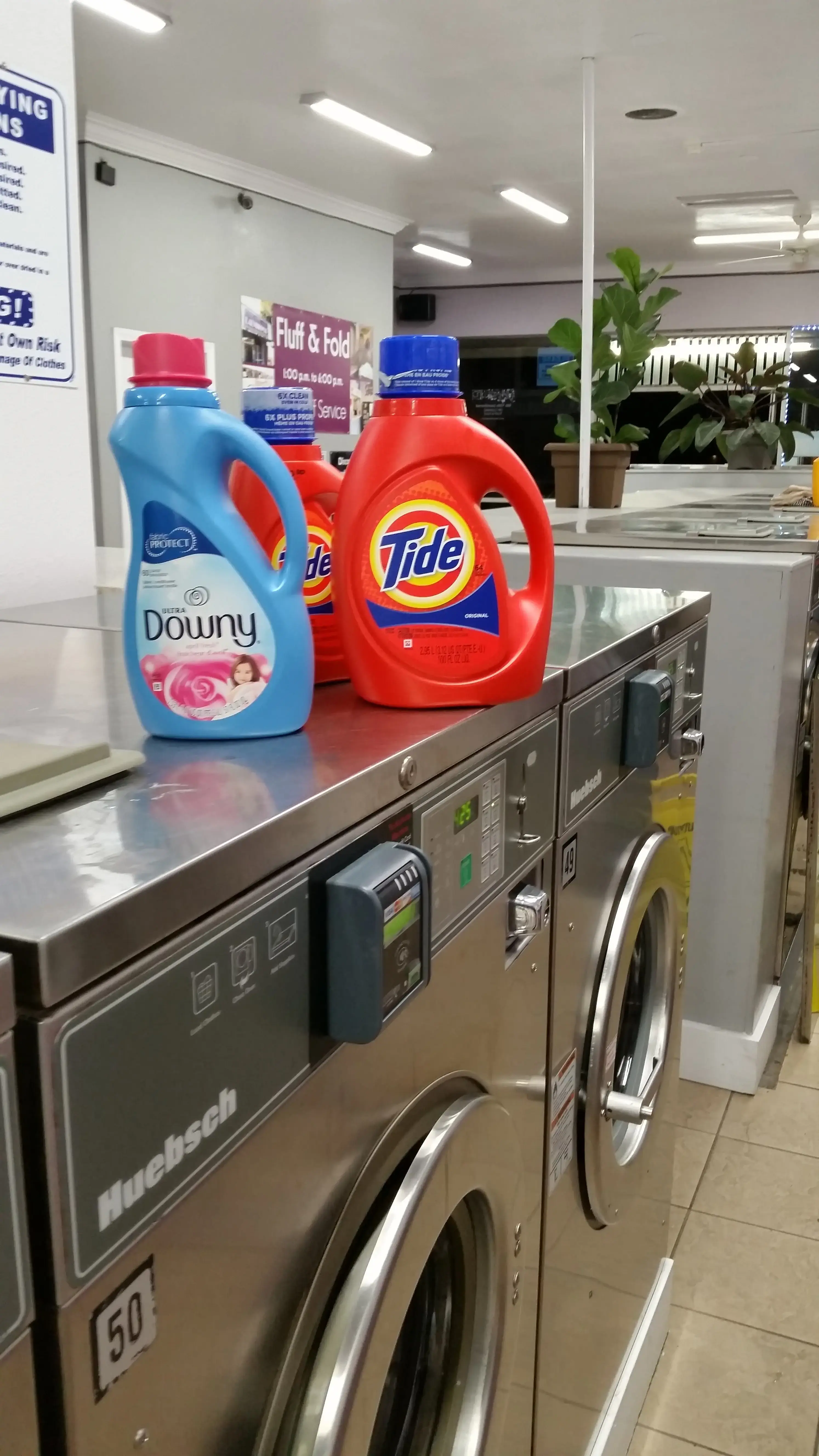 Isla Vista Laundromat - Image 10