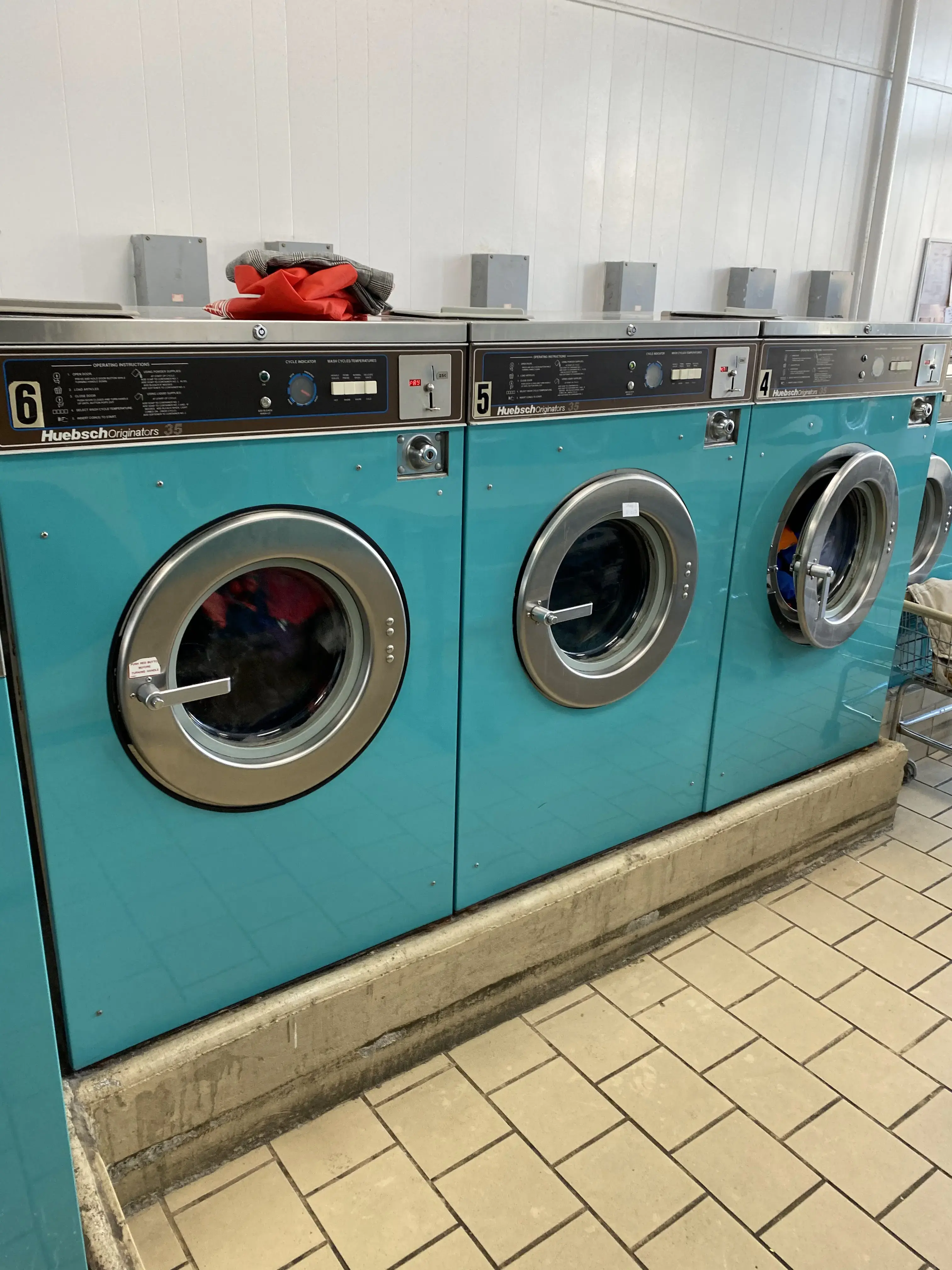Island Express Laundry - Image 10