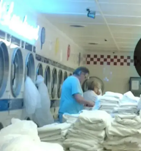 Island Laundromat LLC thumbnail 11