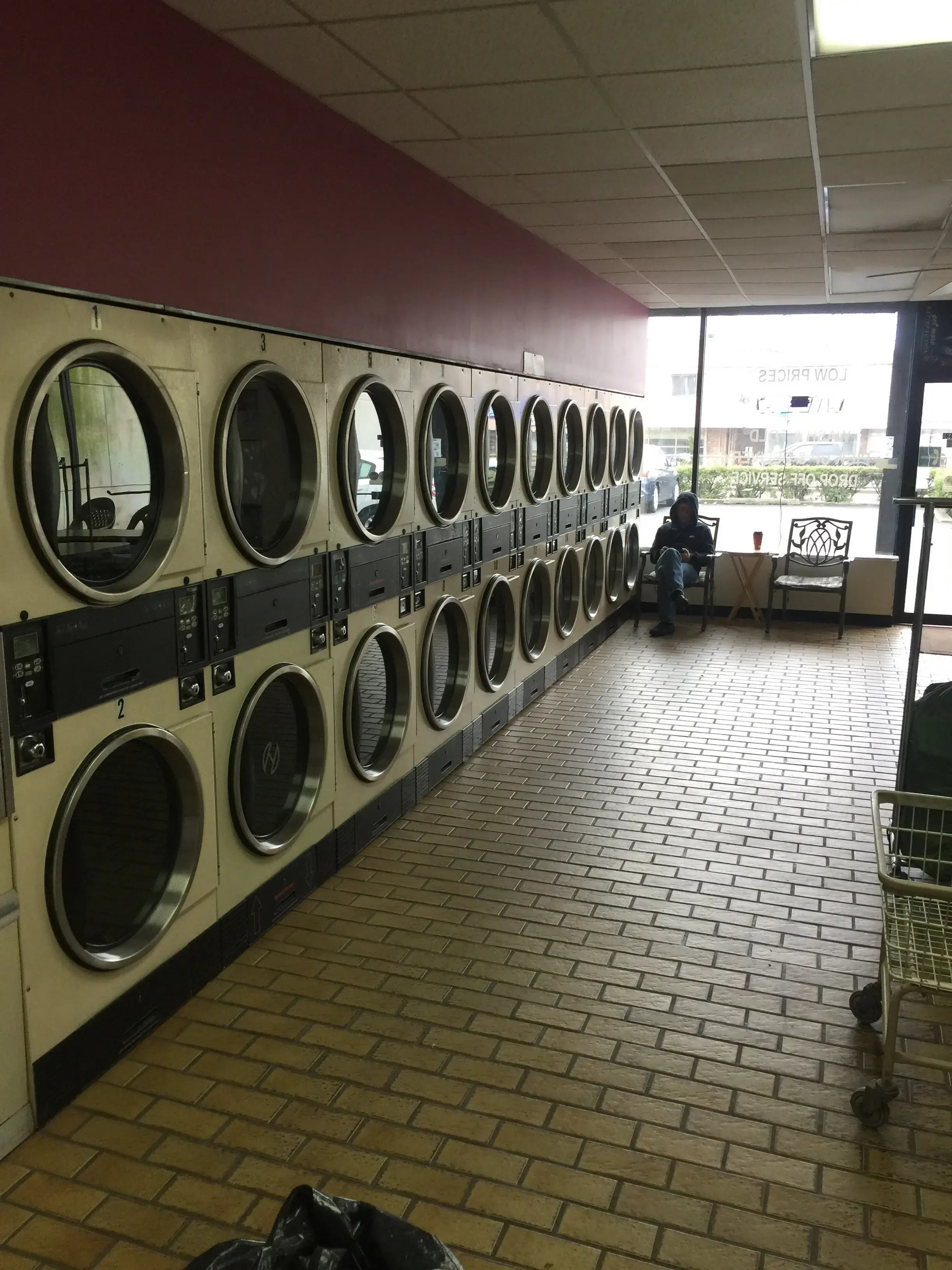 Island Laundromat thumbnail 11