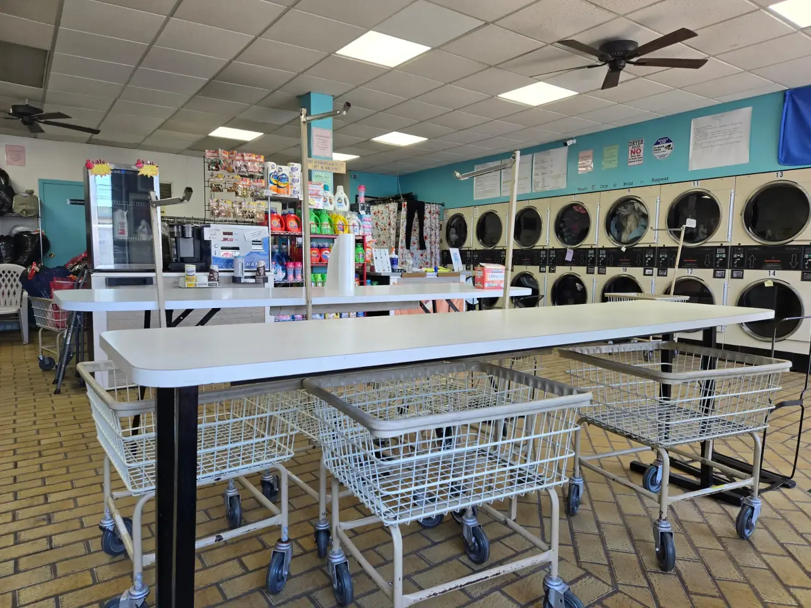 Island Laundromat thumbnail 15