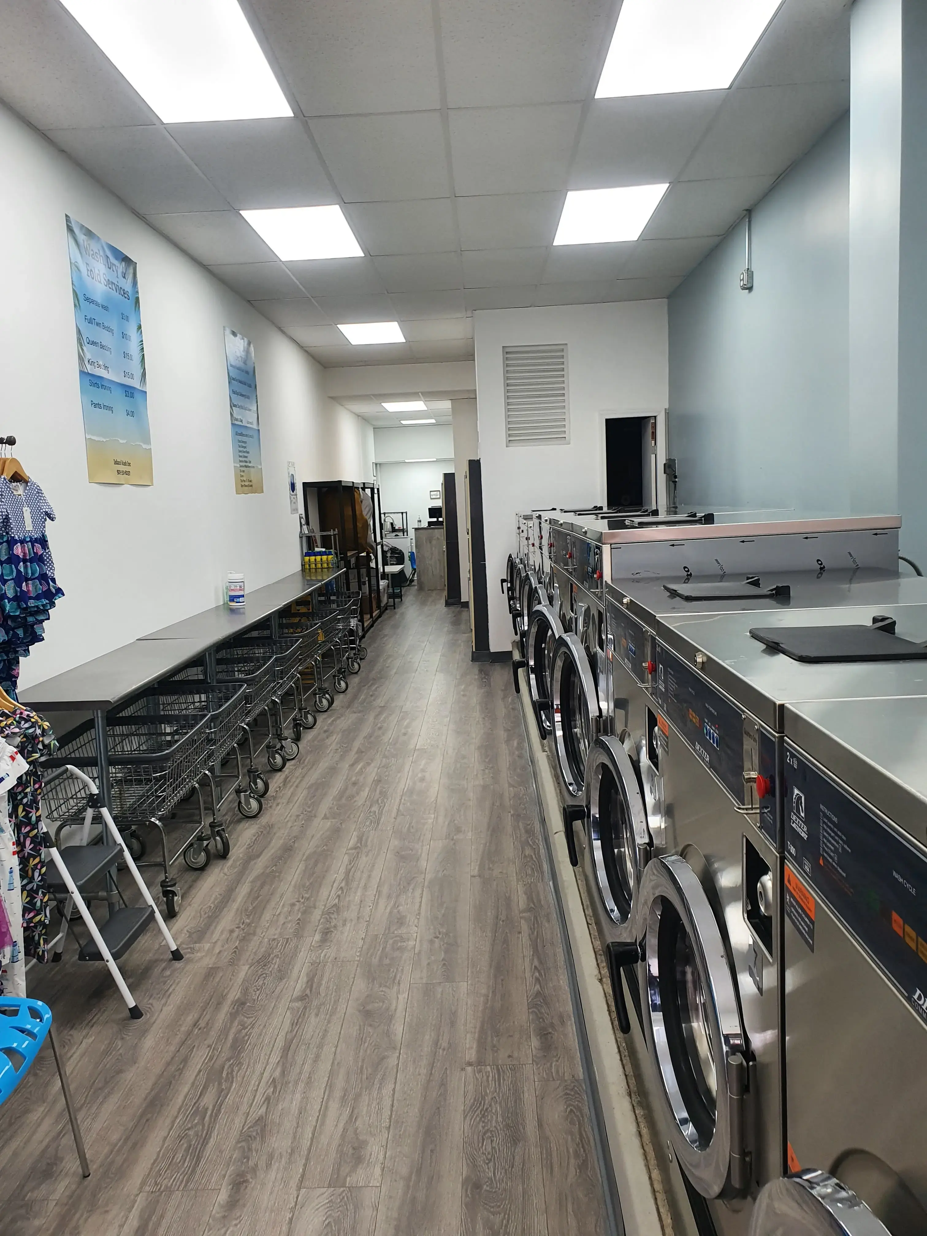 Island Wash Laundromat - Image 4