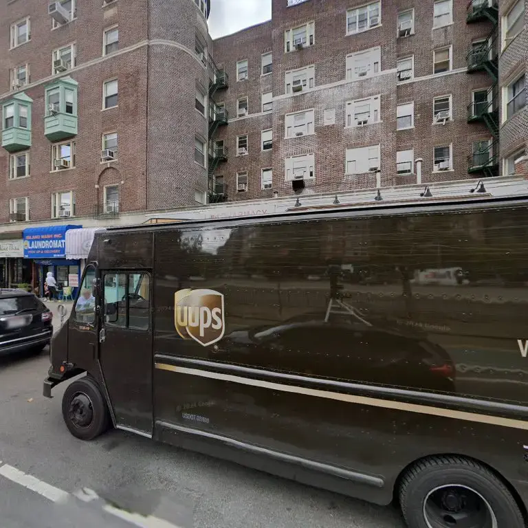 Island Wash Laundromat thumbnail 9