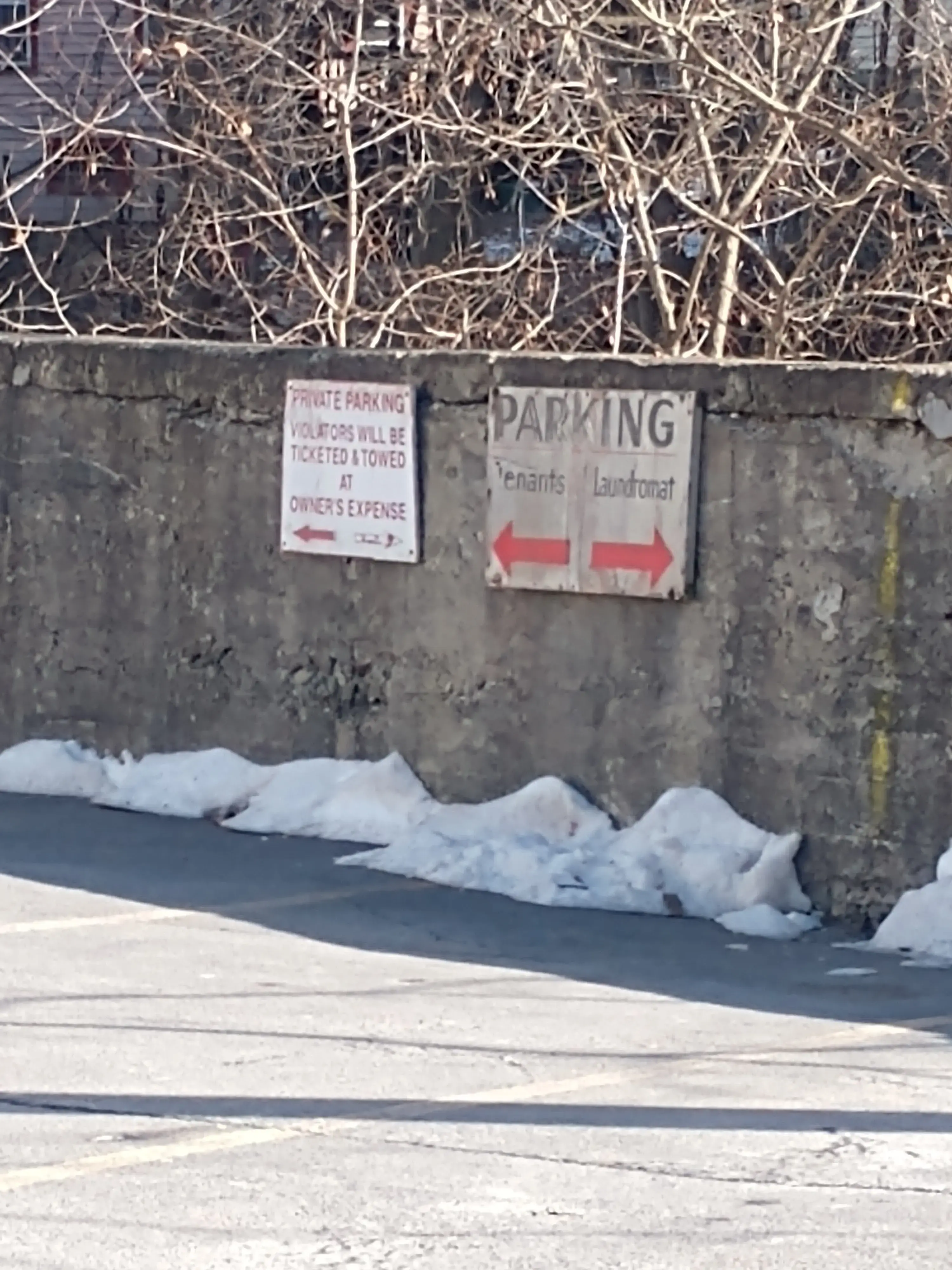 Ithaca Apartment & Laundromat thumbnail 19
