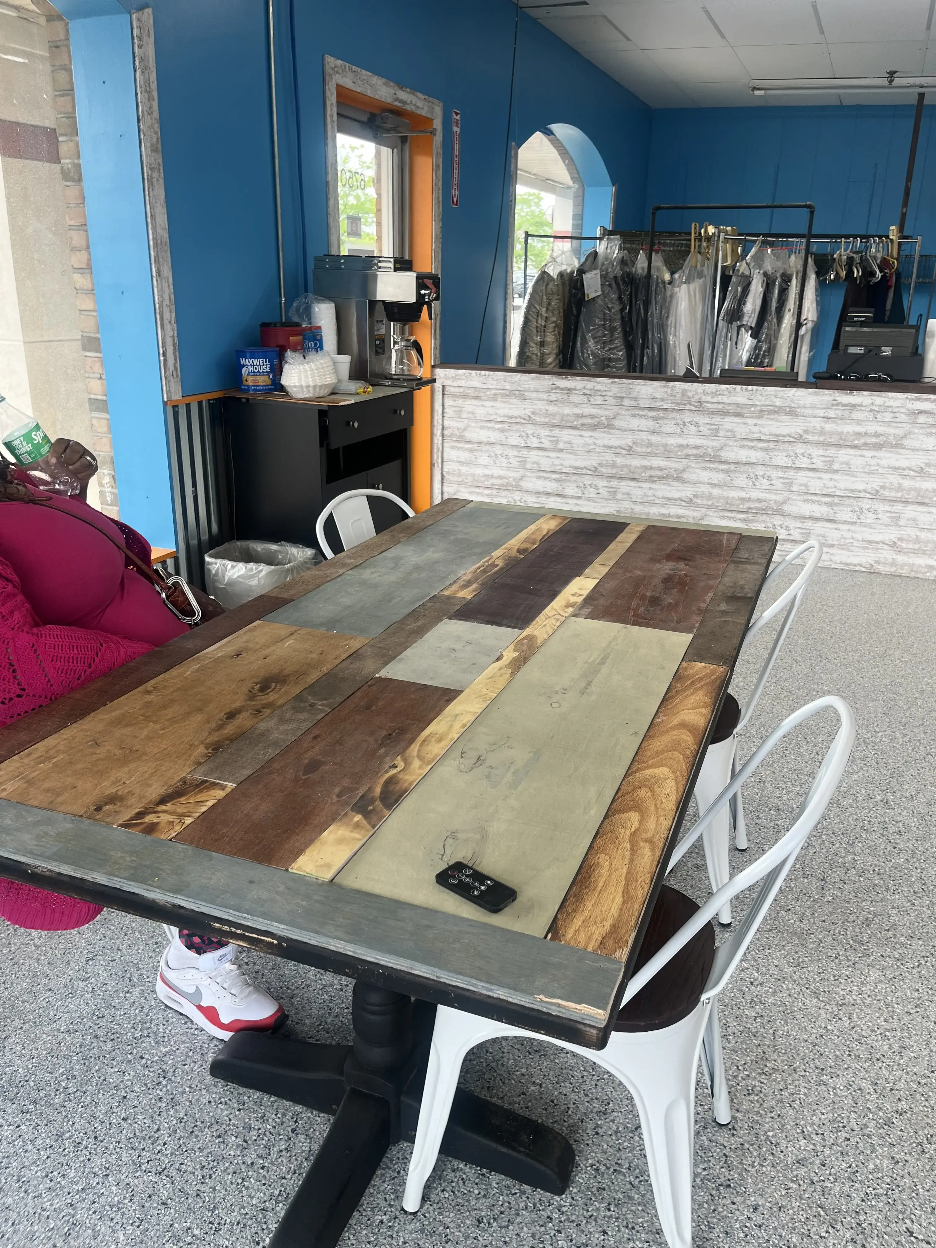 Itoro & Don’s Kwik Wash Laundromat & Dry Cleaners thumbnail 20