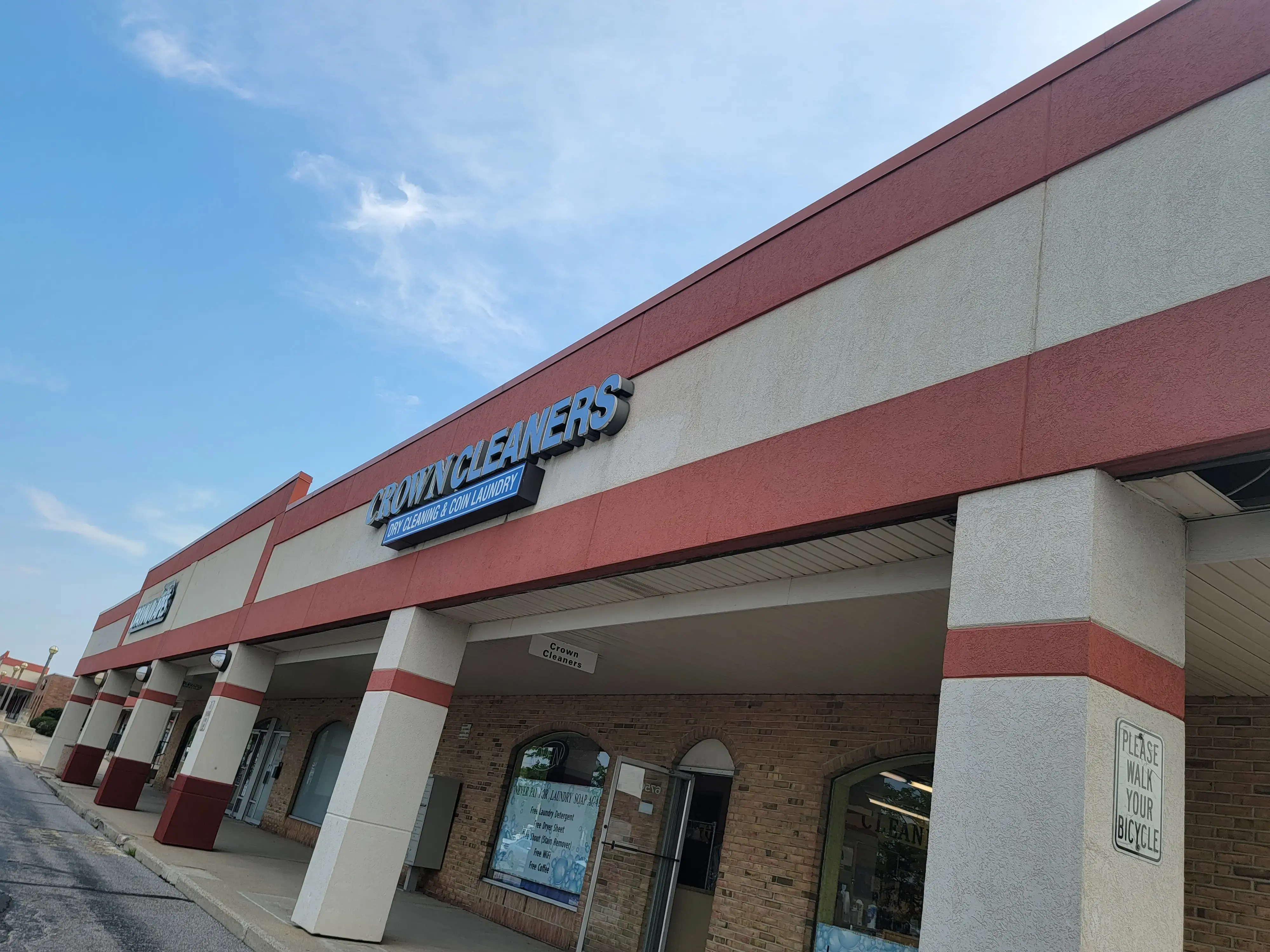 Itoro & Don’s Kwik Wash Laundromat & Dry Cleaners thumbnail 18