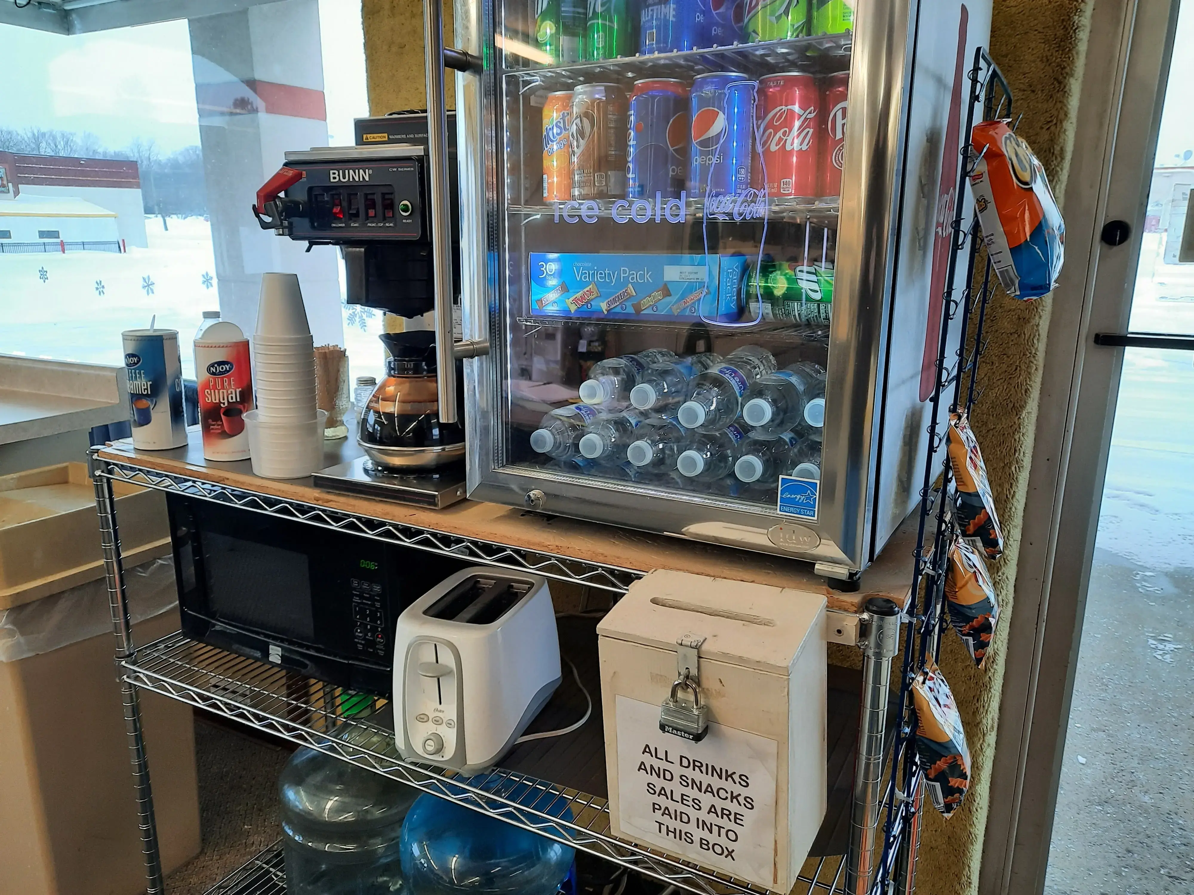 Itoro & Don’s Kwik Wash Laundromat & Dry Cleaners - Image 10