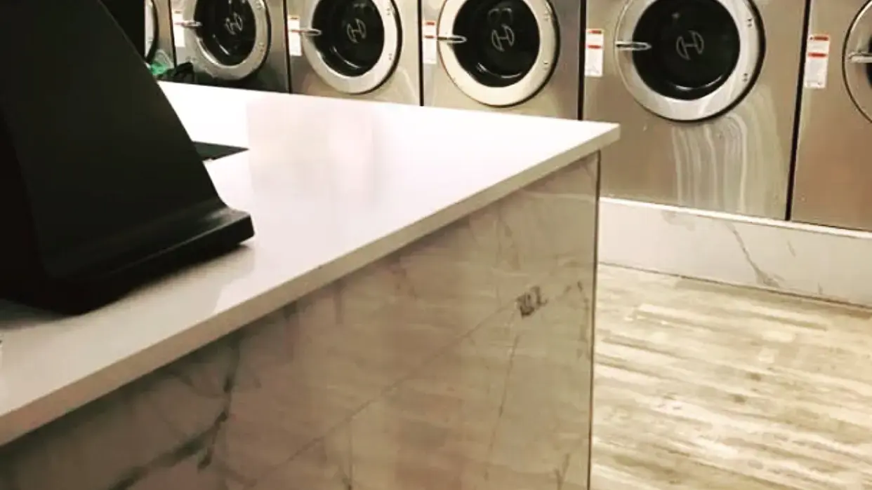 It's a Wash USA Amityville location