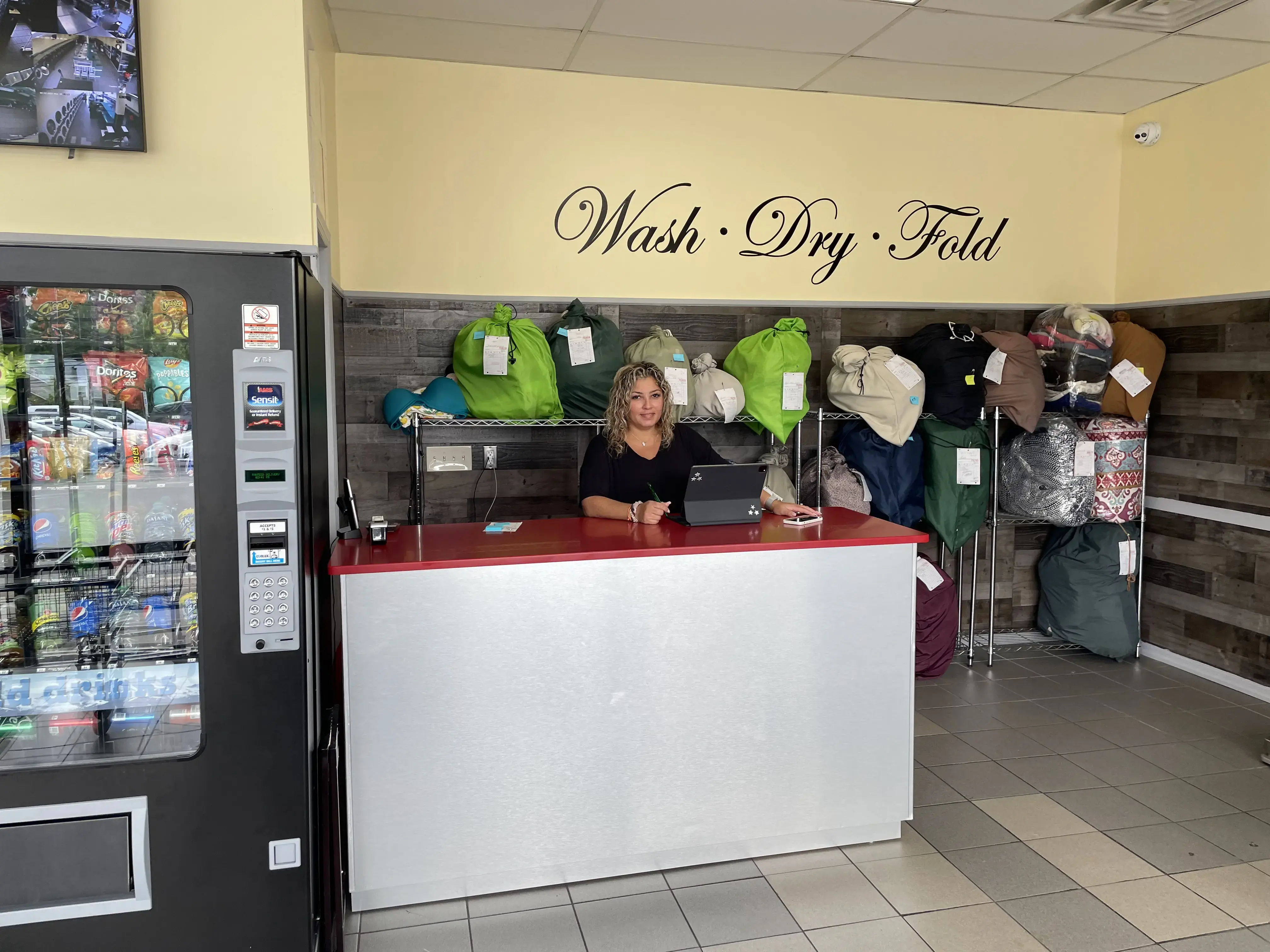 Ivy Hill Laundromat thumbnail 11