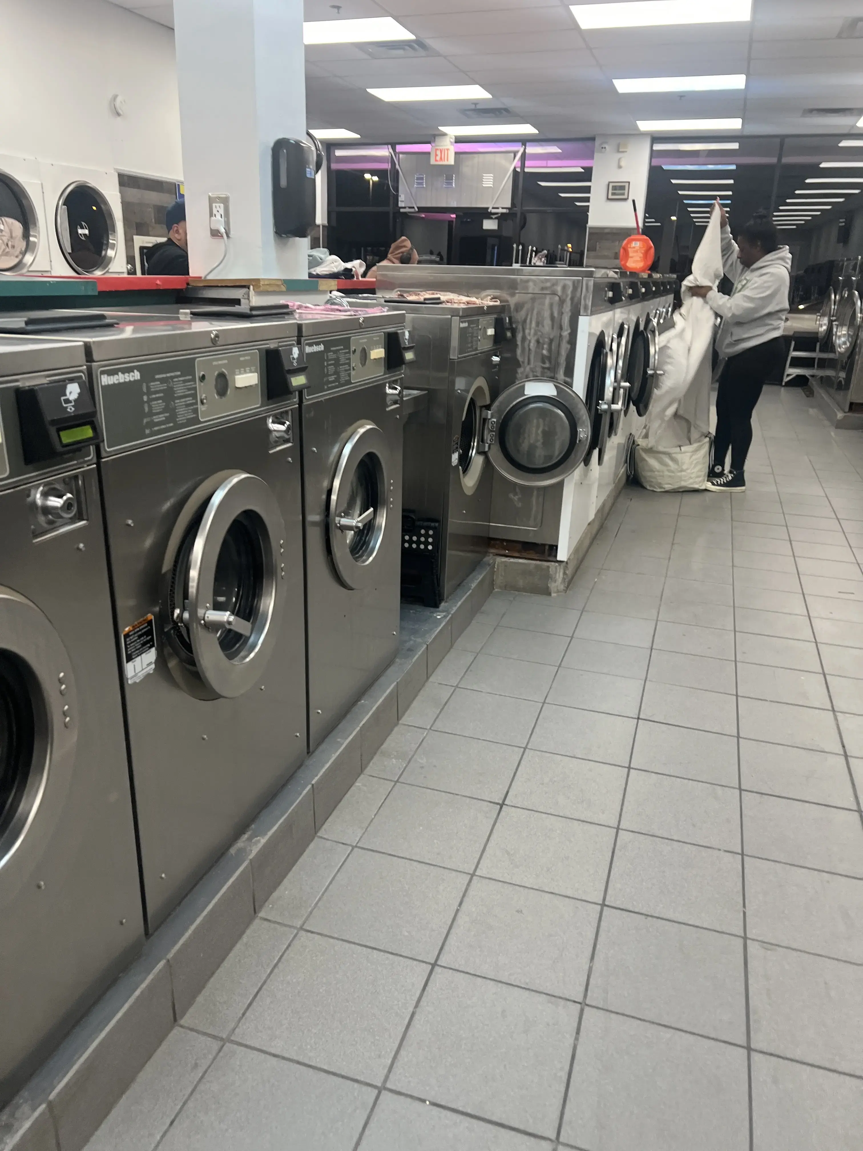 Ivy Hill Laundromat thumbnail 4