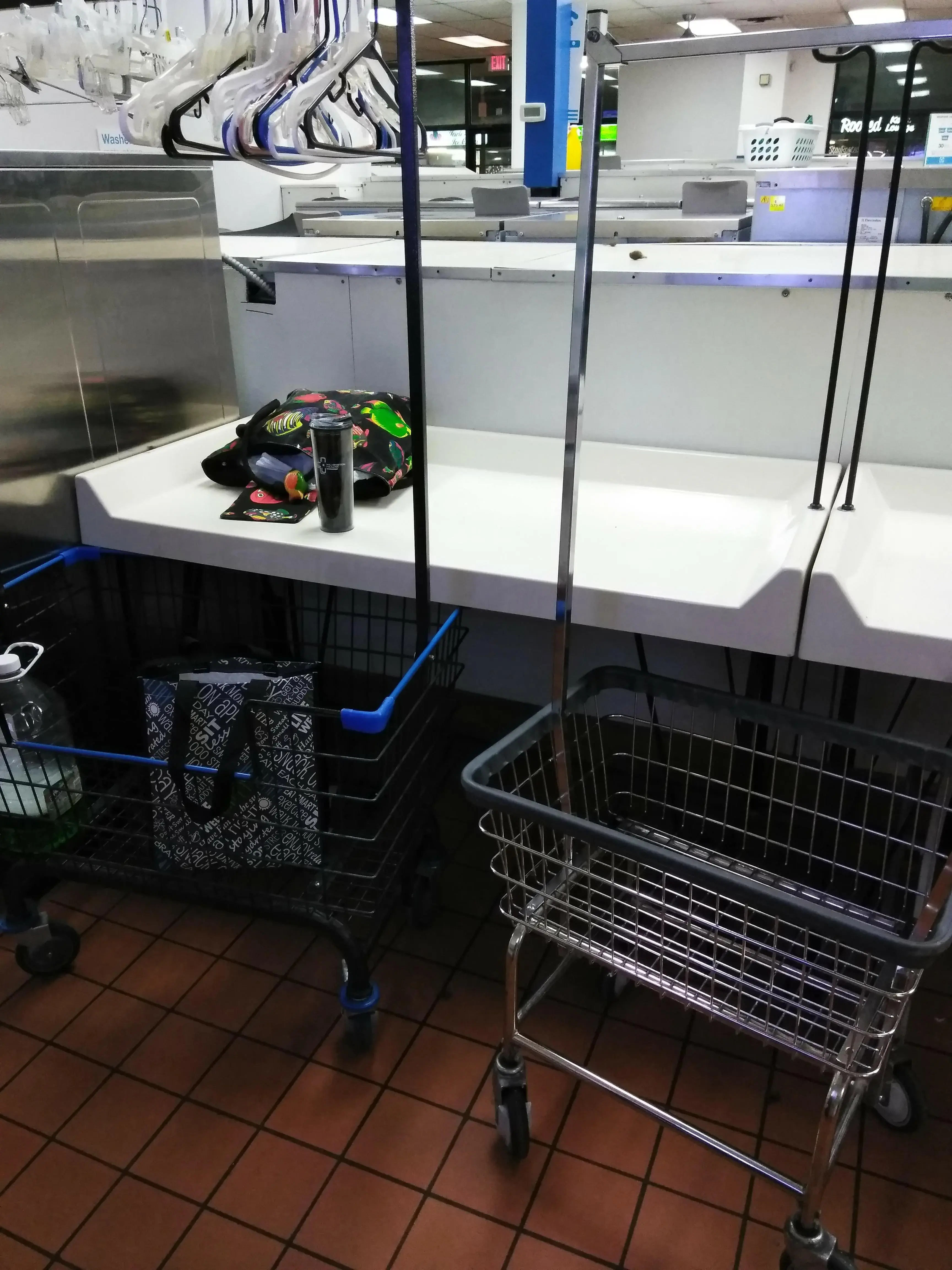 iWash 365 Laundromats - Wash and Fold Services - Image 8