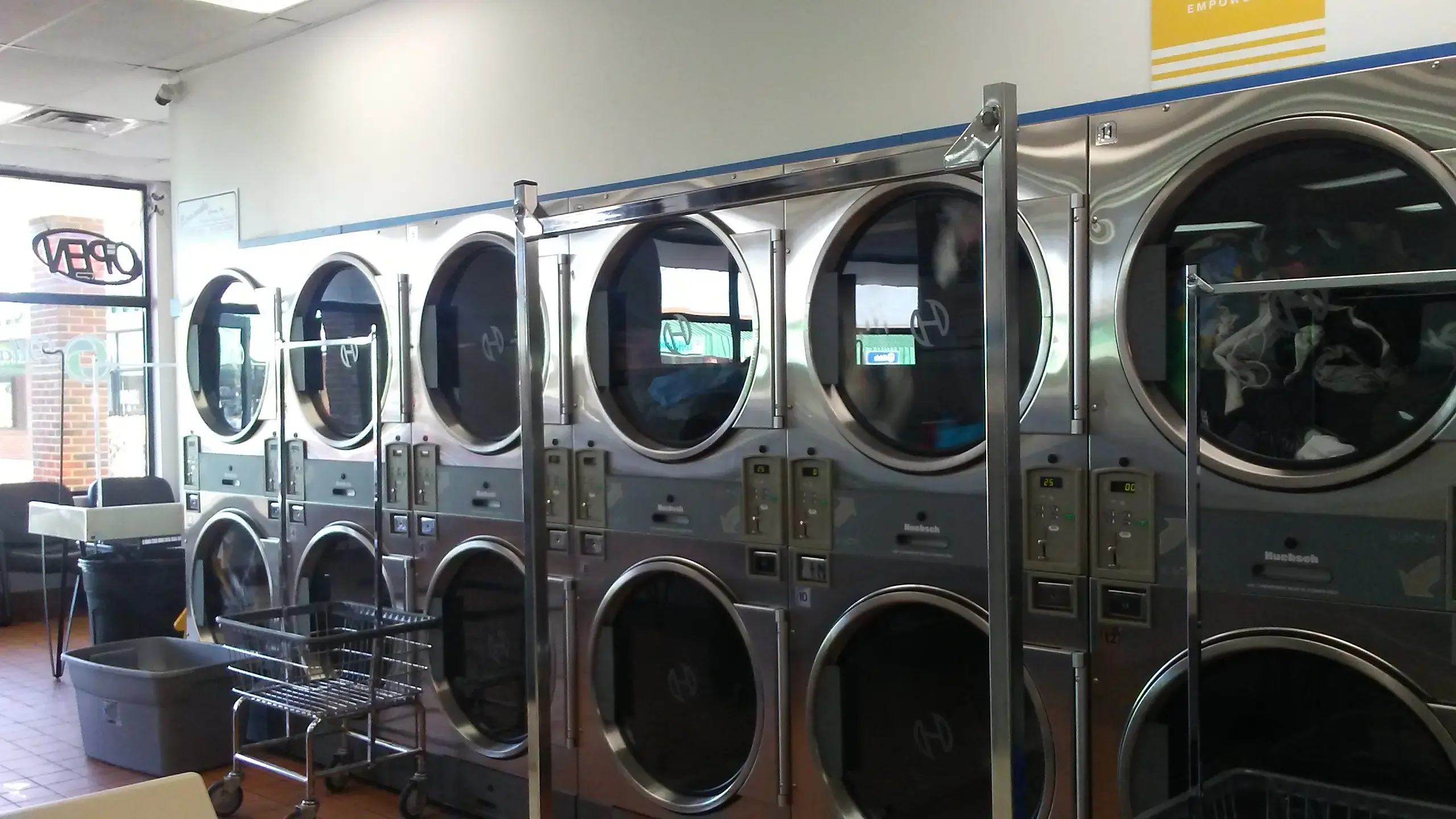 iWash 365 Laundromats - Wash and Fold Services thumbnail 18