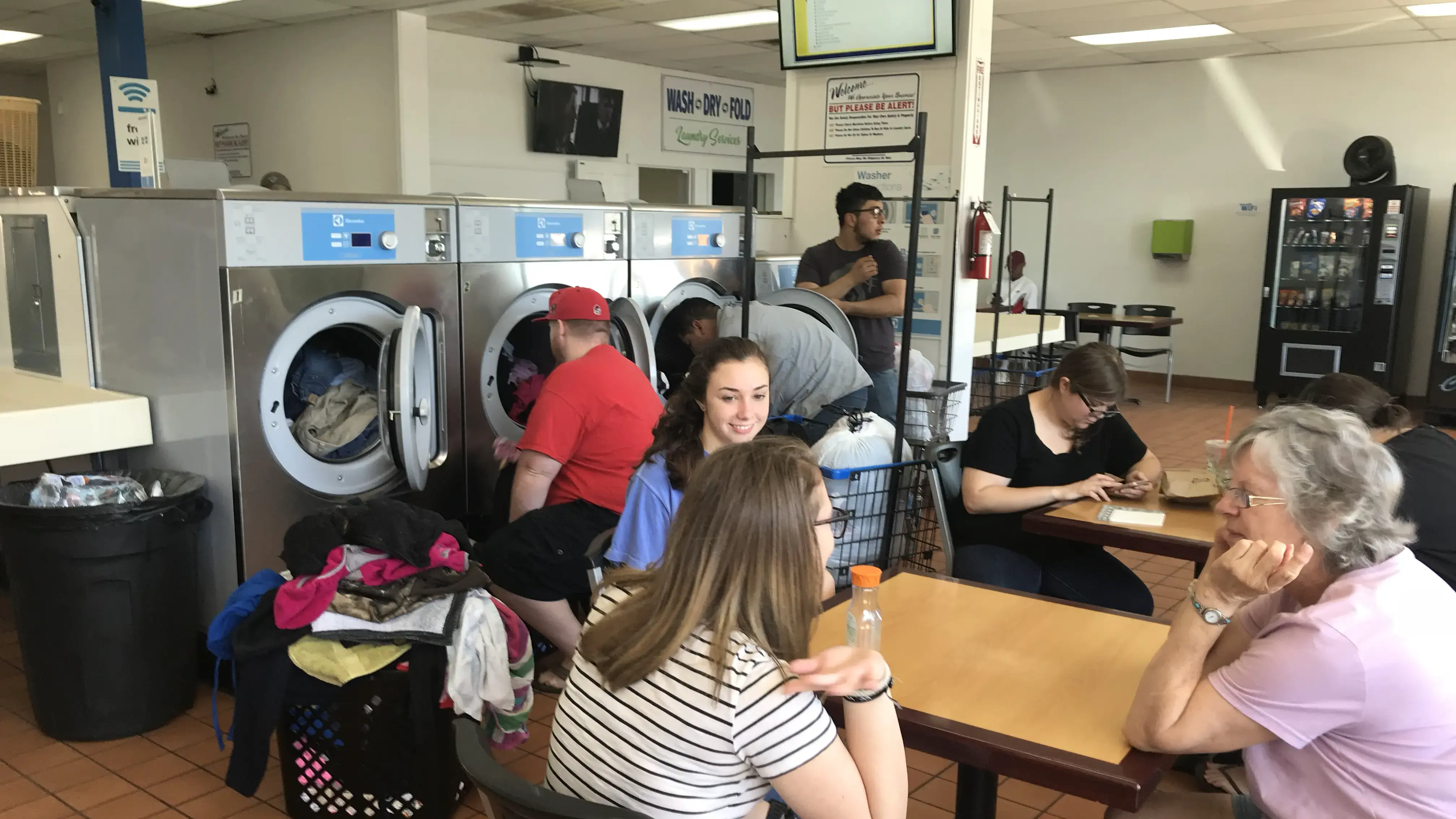iWash 365 Laundromats - Wash and Fold Services location