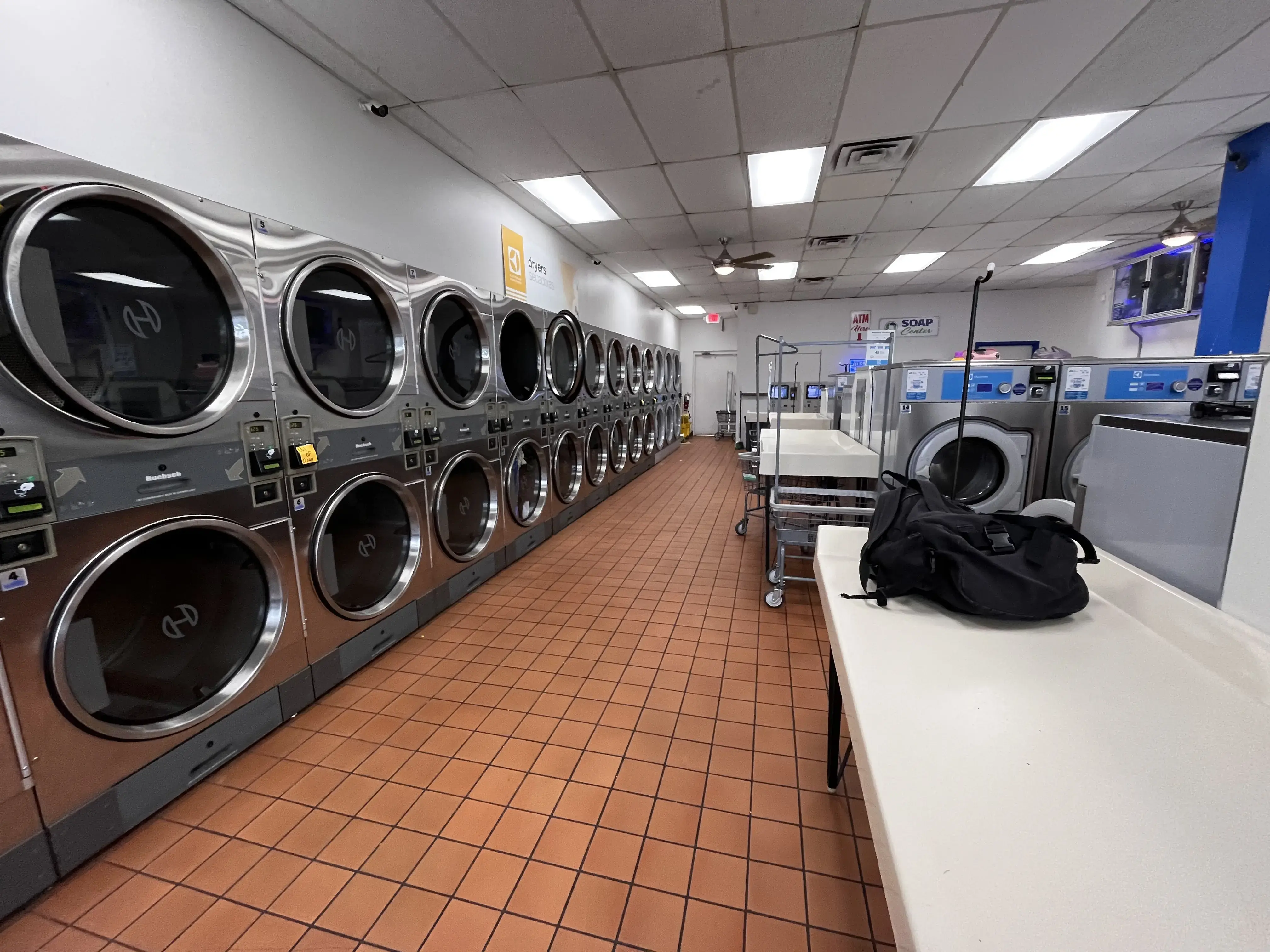 iWash 365 Laundromats - Wash and Fold Services thumbnail 3