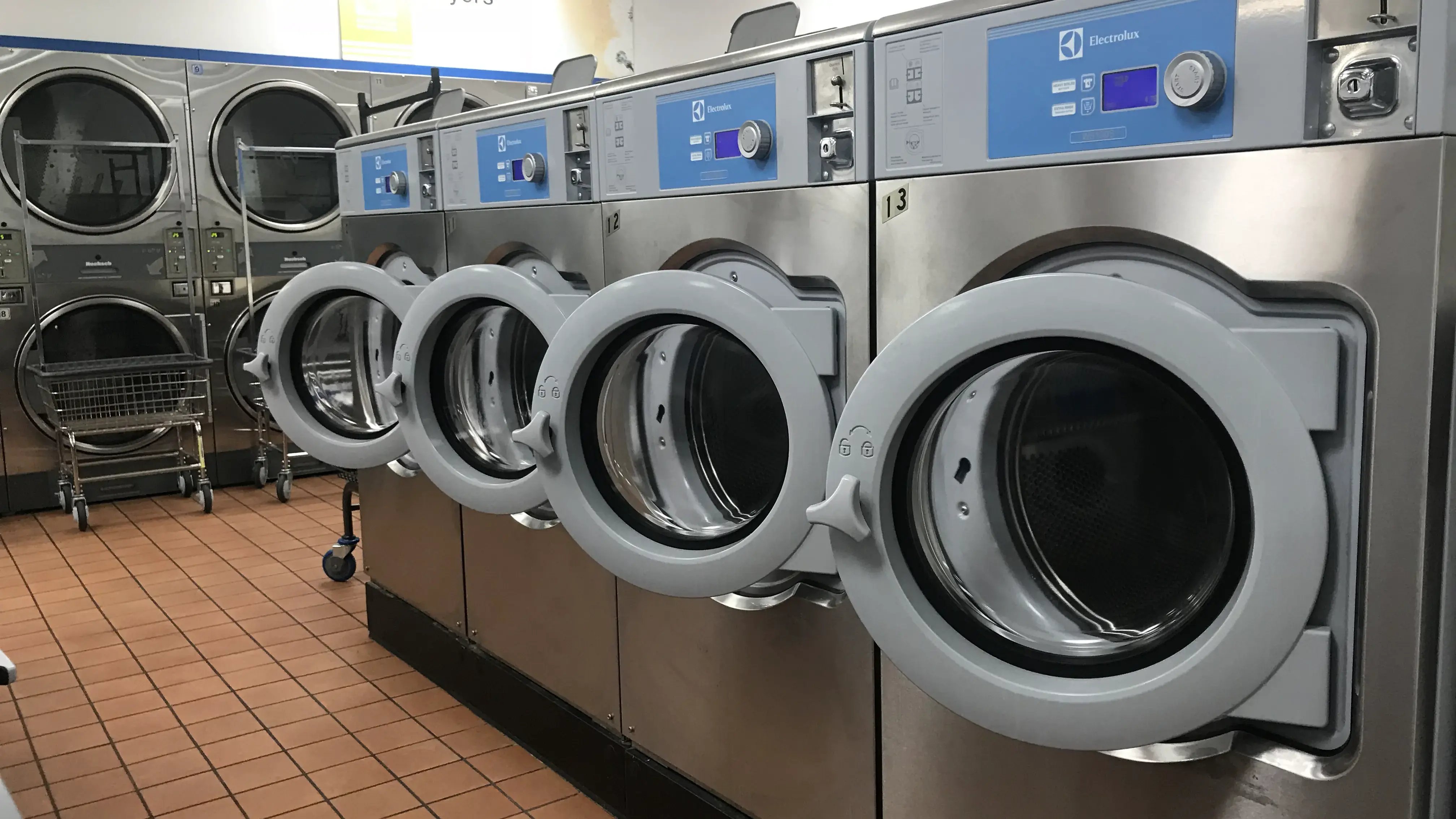 iWash 365 Laundromats - Wash and Fold Services thumbnail 16