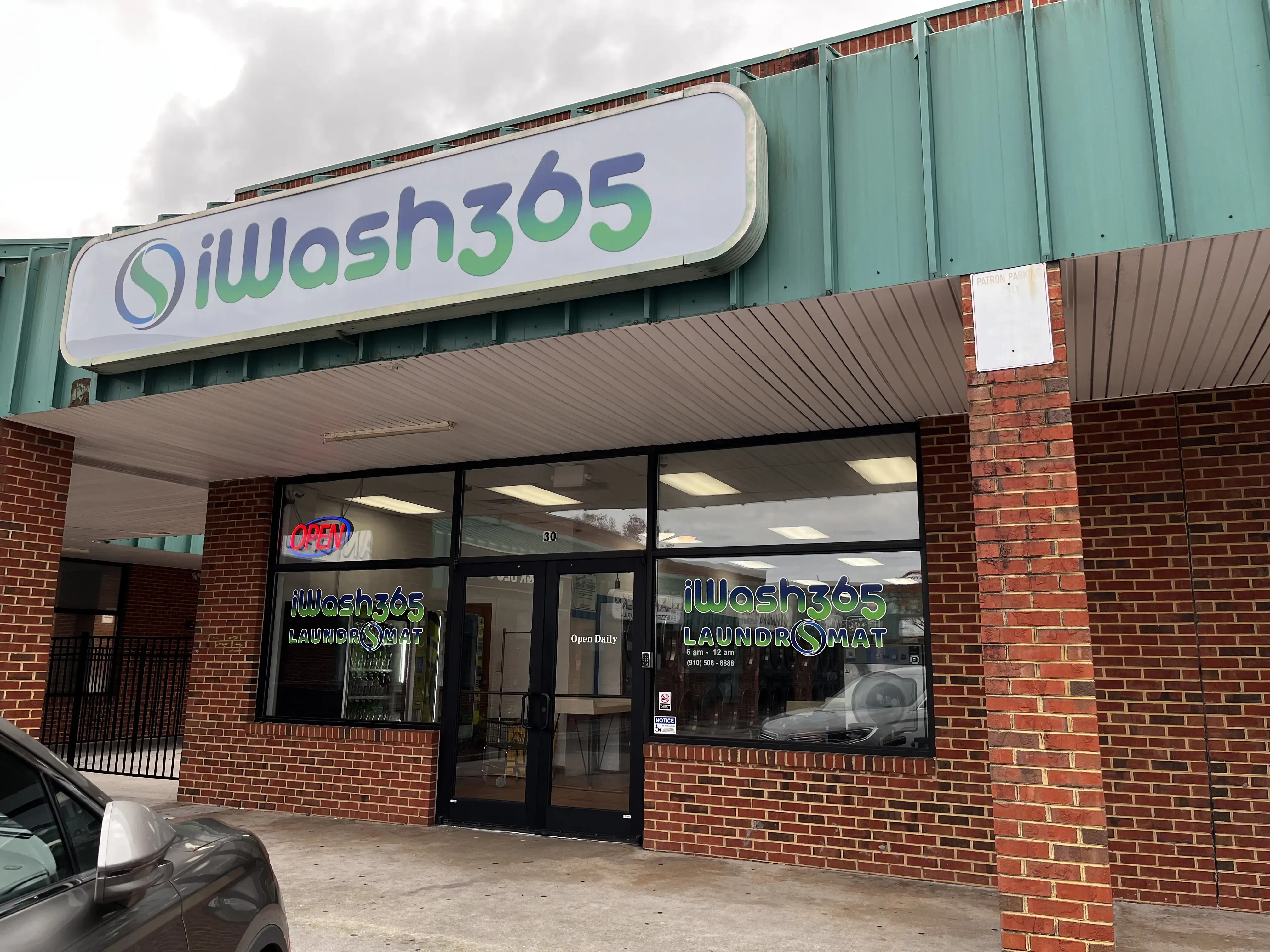 iWash 365 Laundromats - Wash and Fold Services thumbnail 11