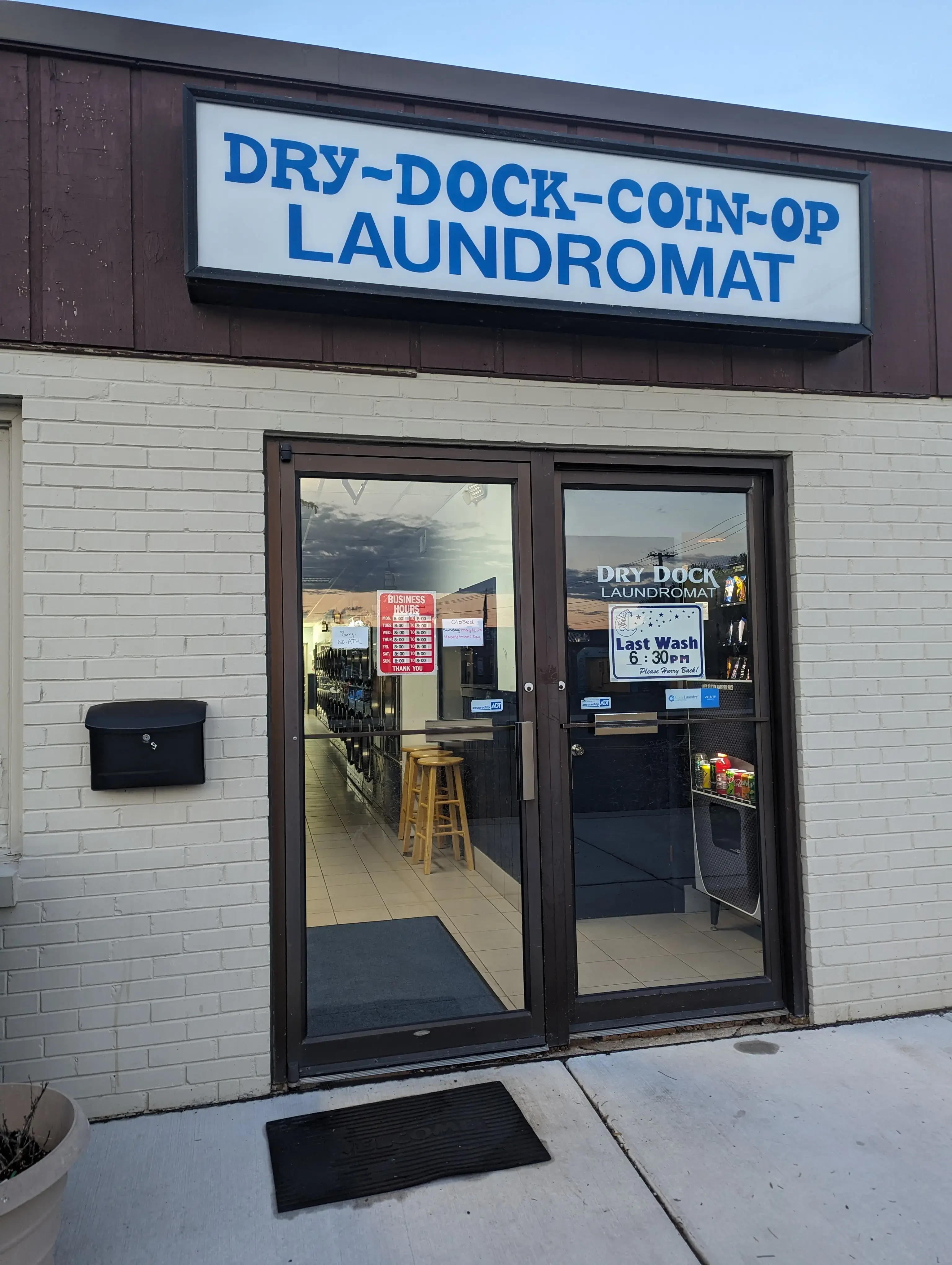 iWash Laundry Service - Image 11