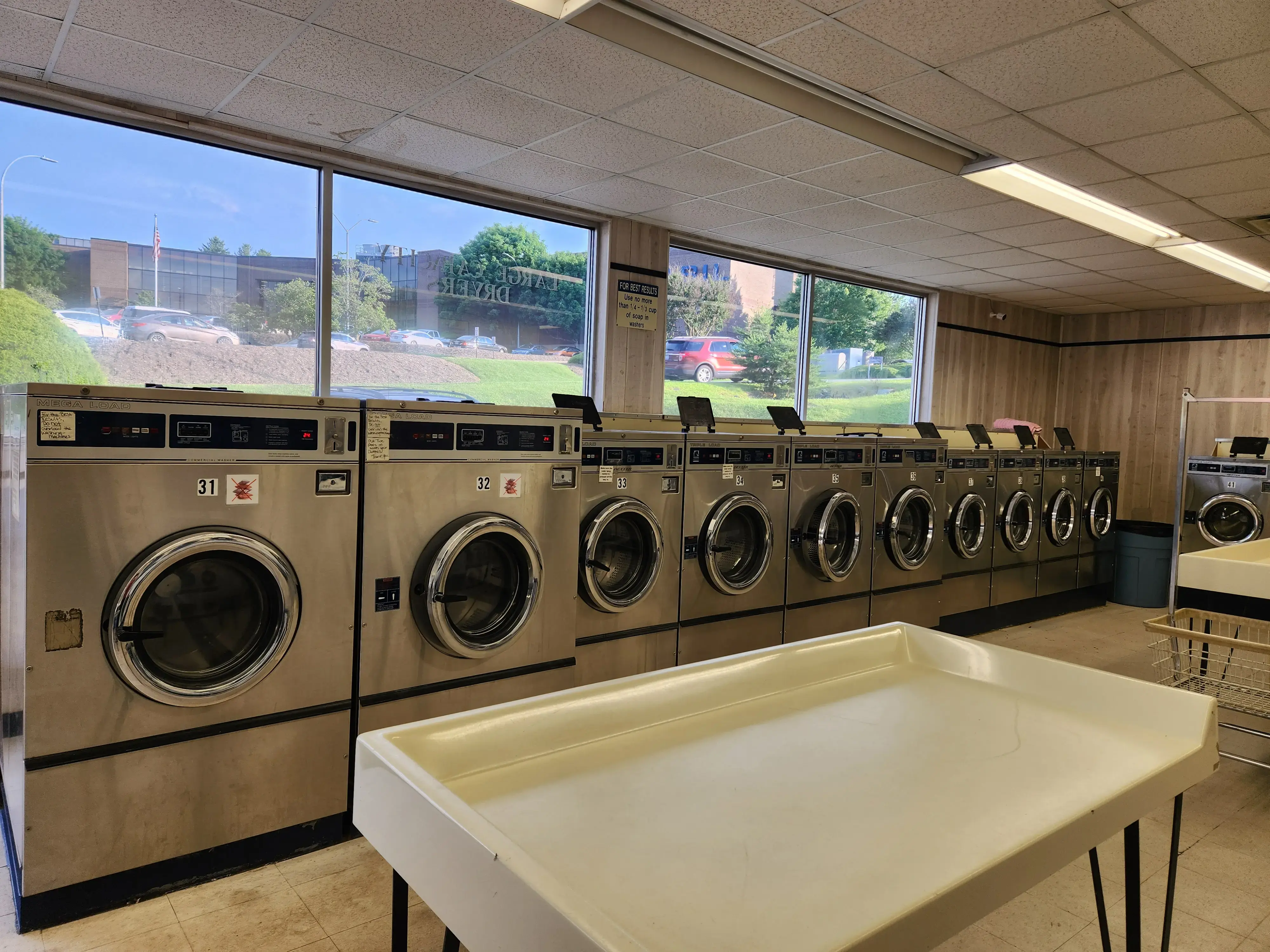 J & D Coin Laundry - Image 10