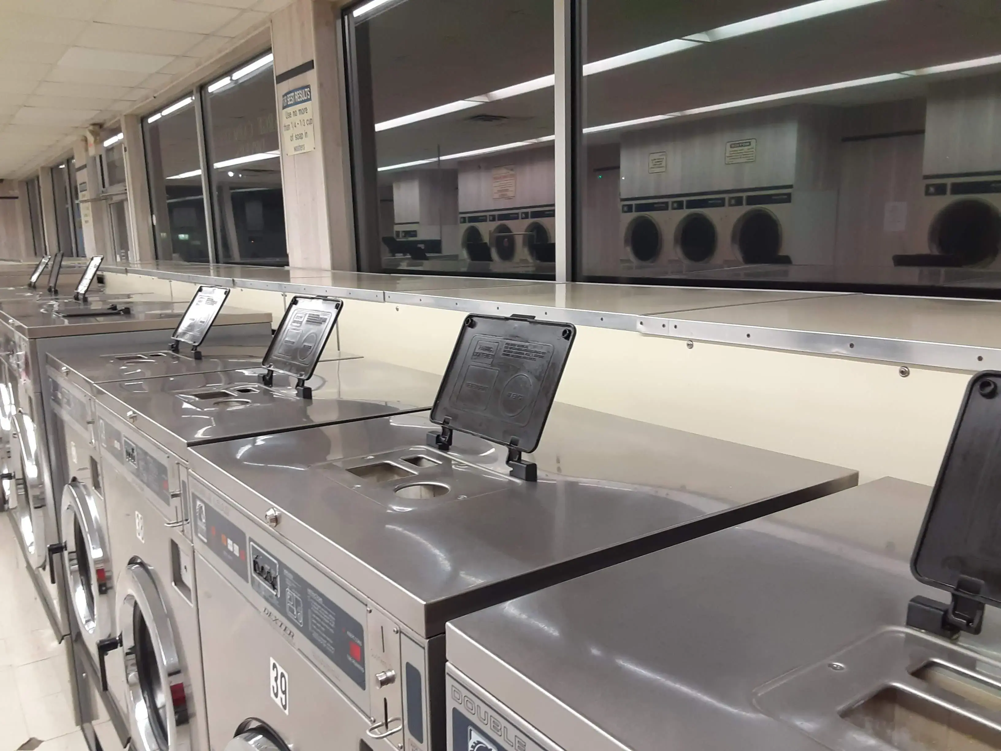 J & D Coin Laundry thumbnail 5