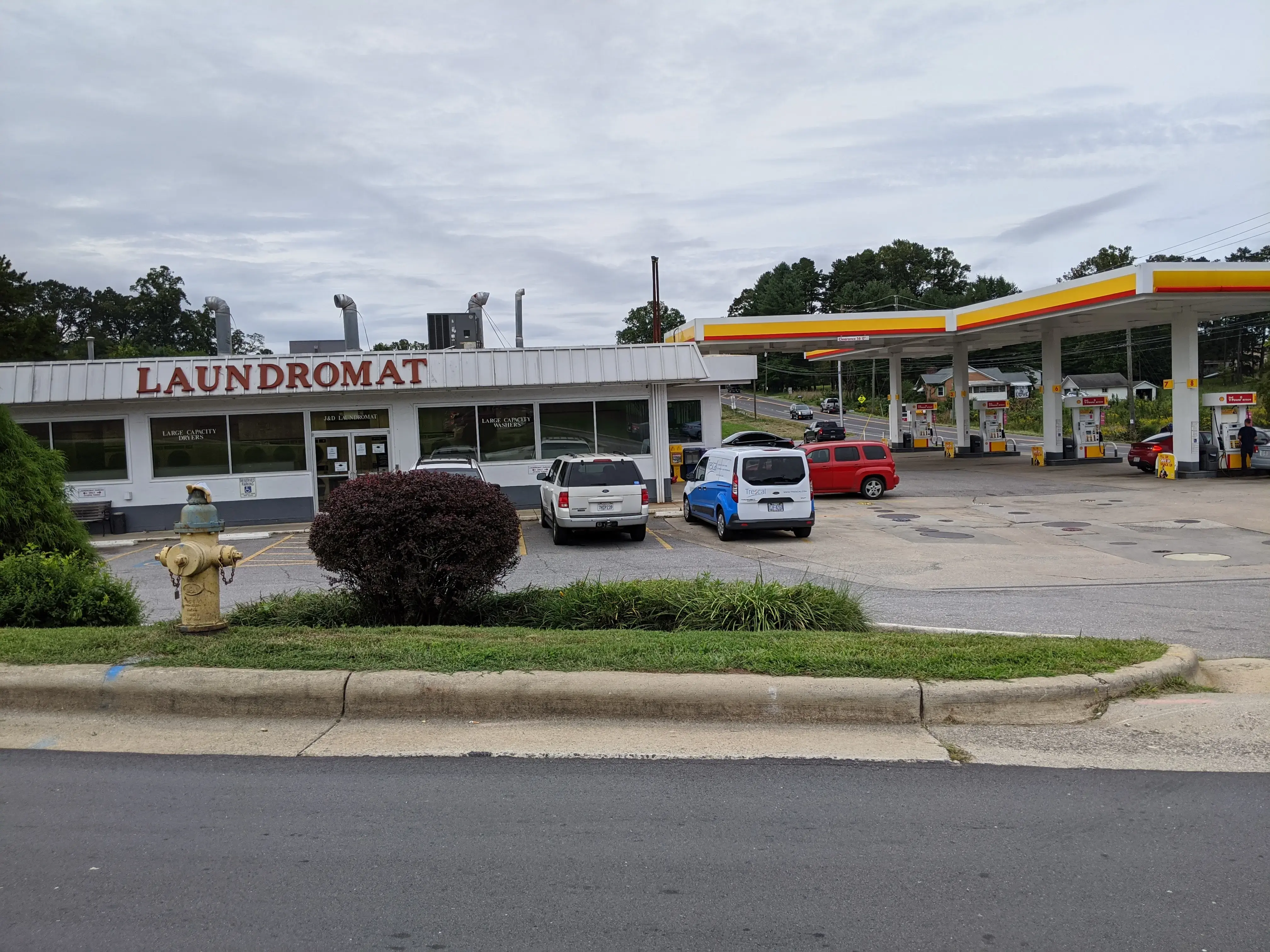 J & D Coin Laundry thumbnail 3