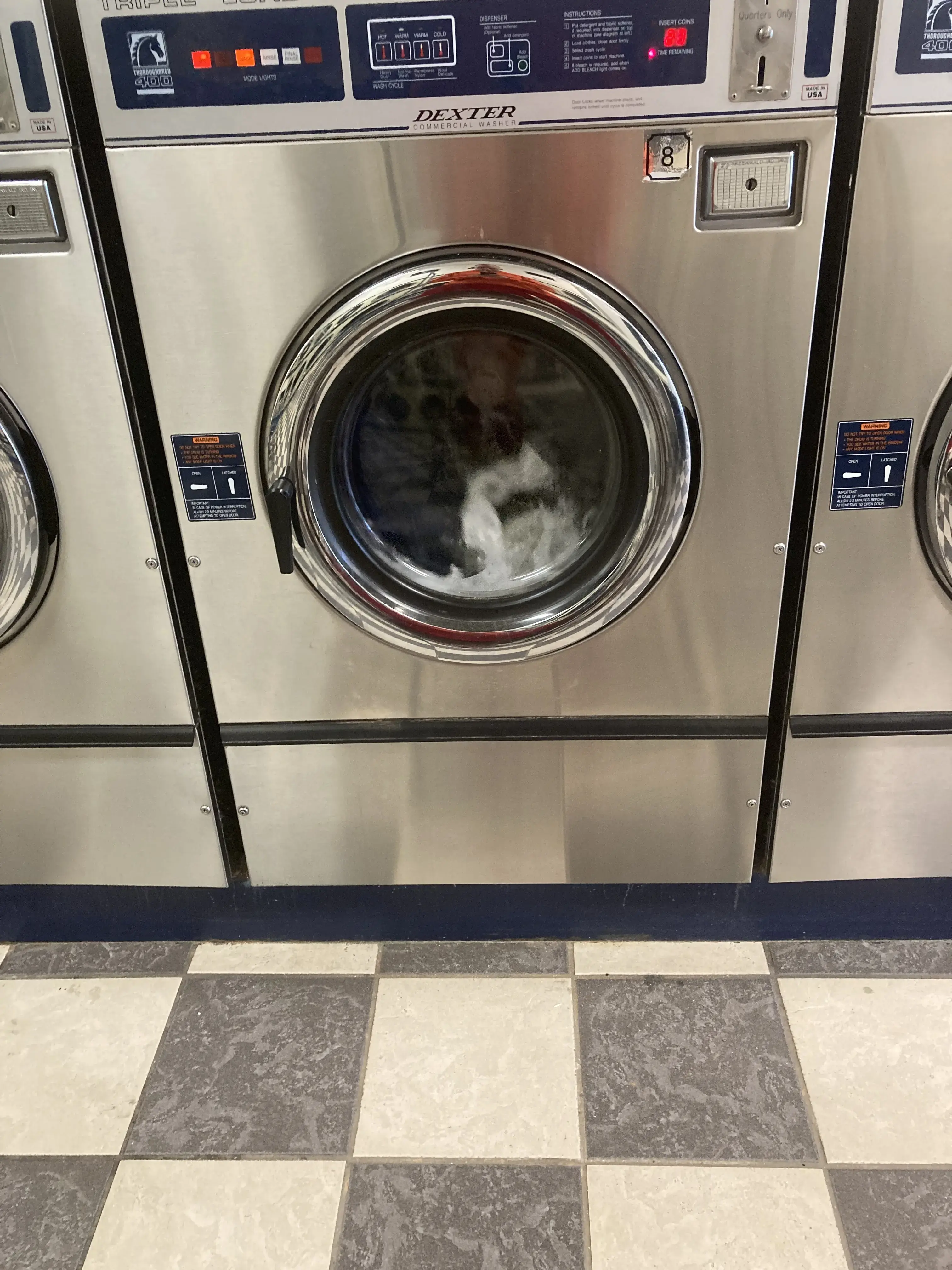 J & D Coin Laundry - Image 3