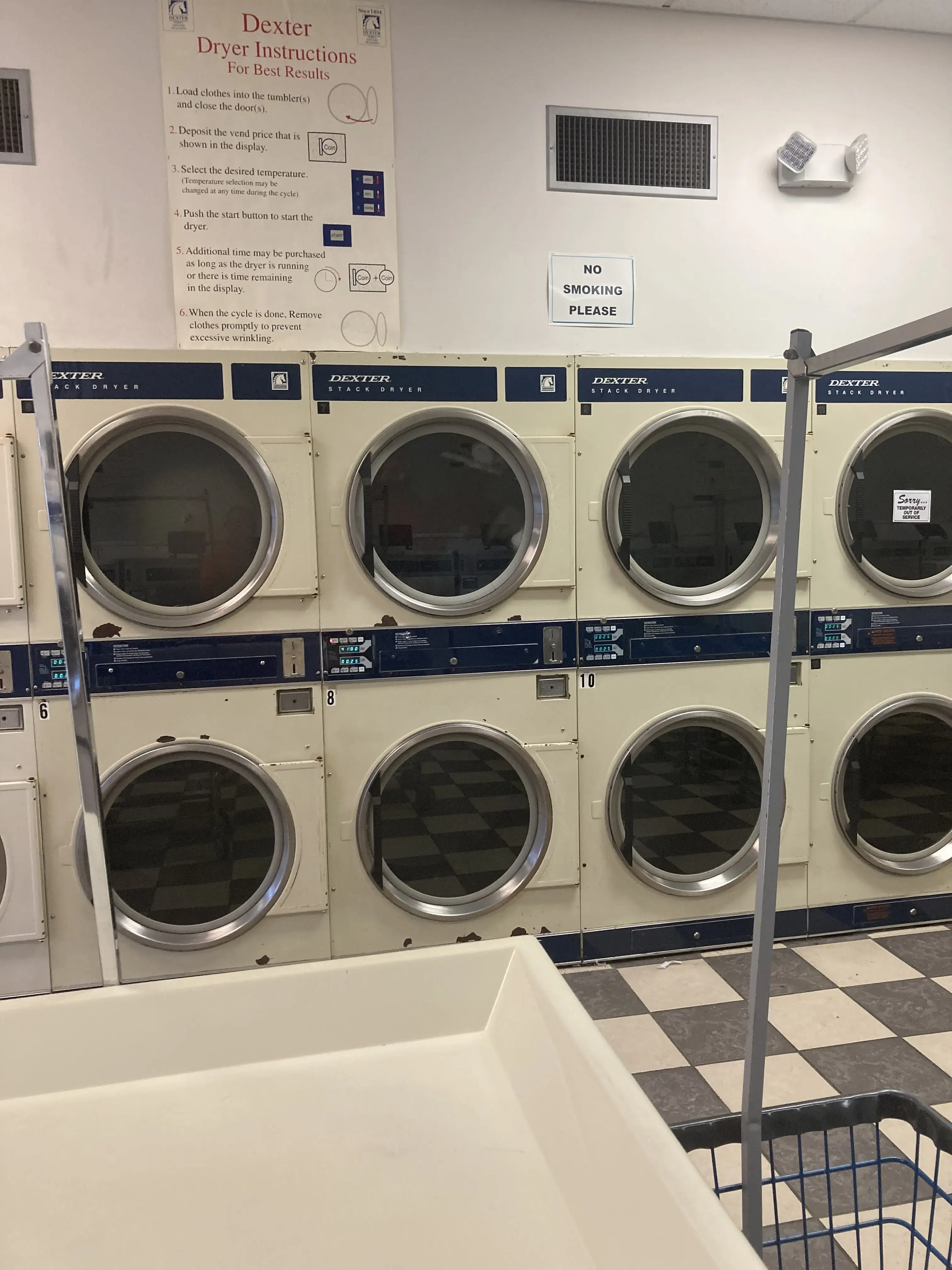 J & D Coin Laundry thumbnail 4