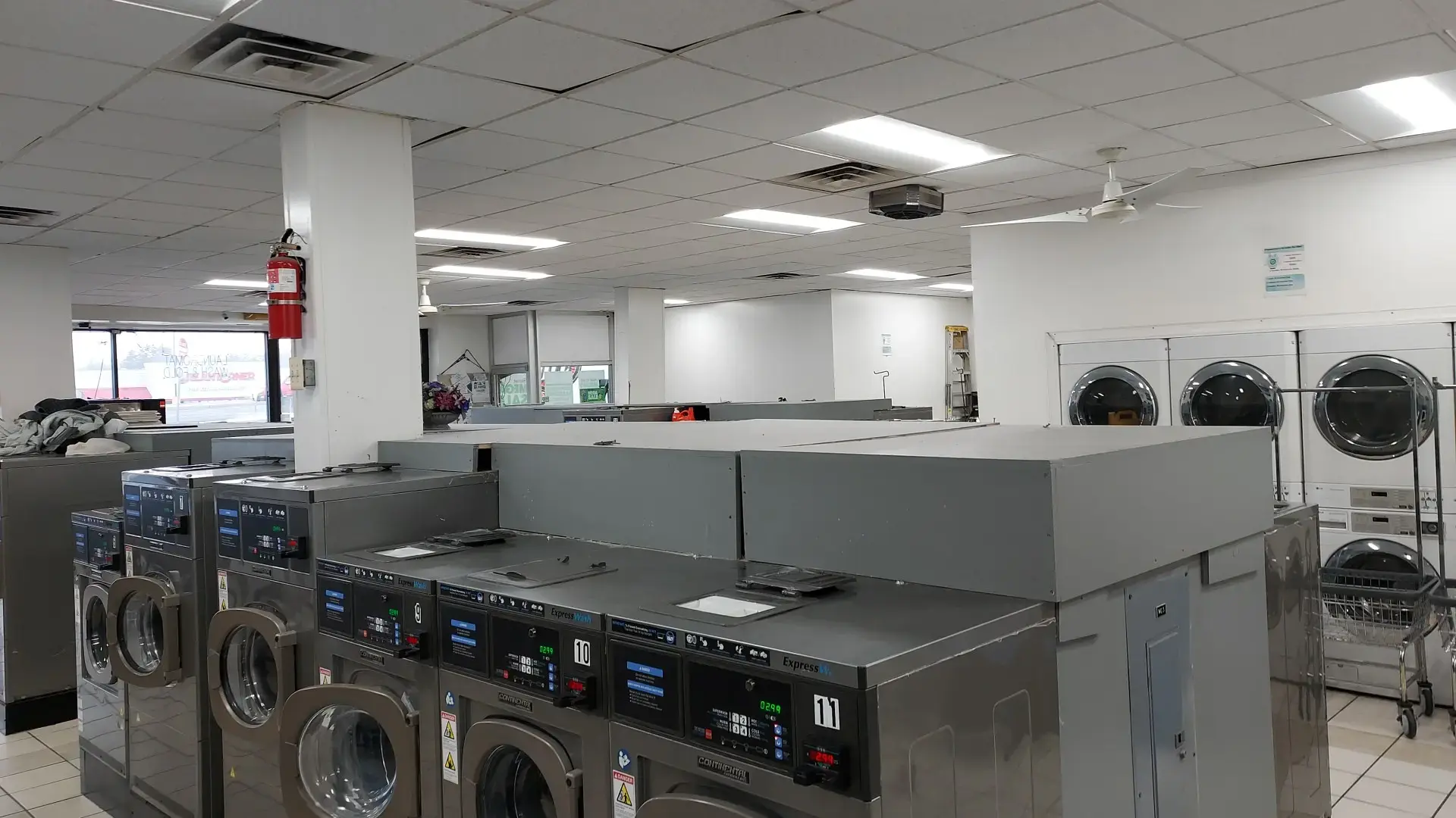 J & J's Coin Laundromat thumbnail 11