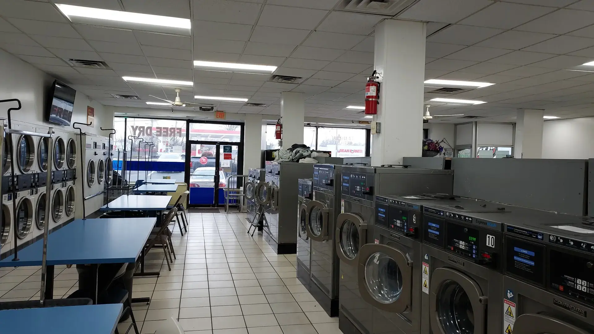 J & J's Coin Laundromat thumbnail 13