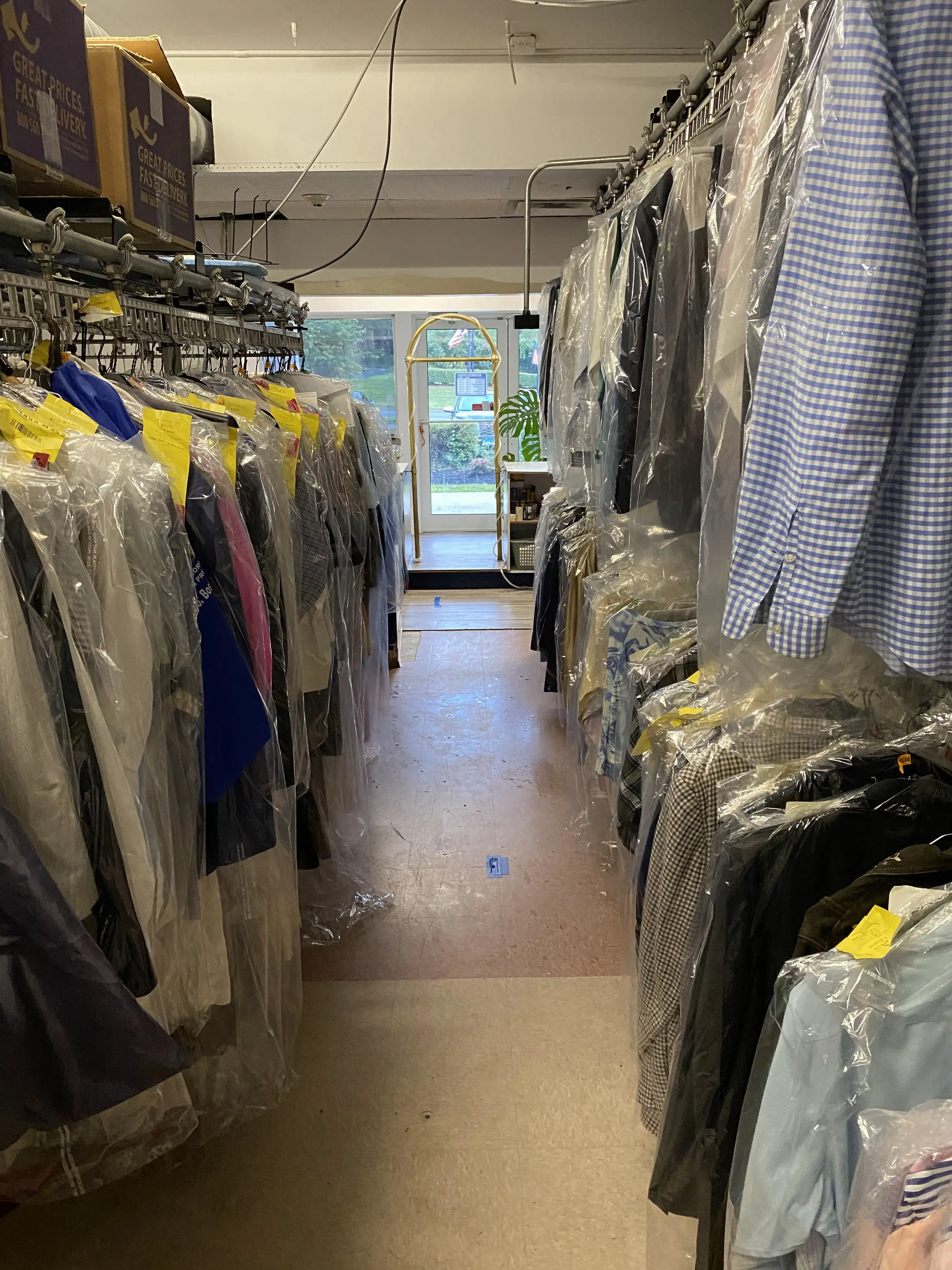 J M S Dry Cleaners & Laundry Service thumbnail 4