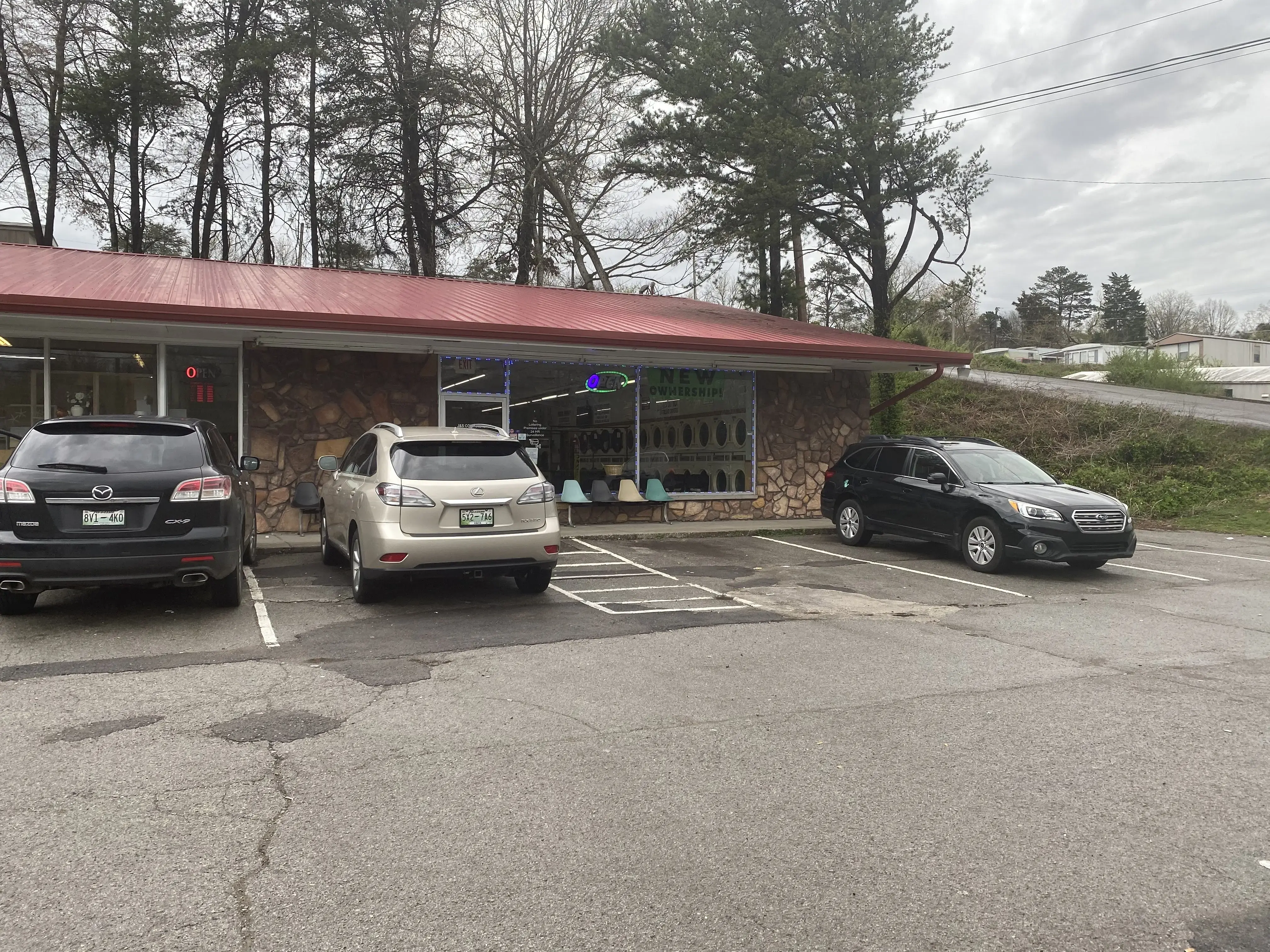 J & S Coin Laundry - Image 19