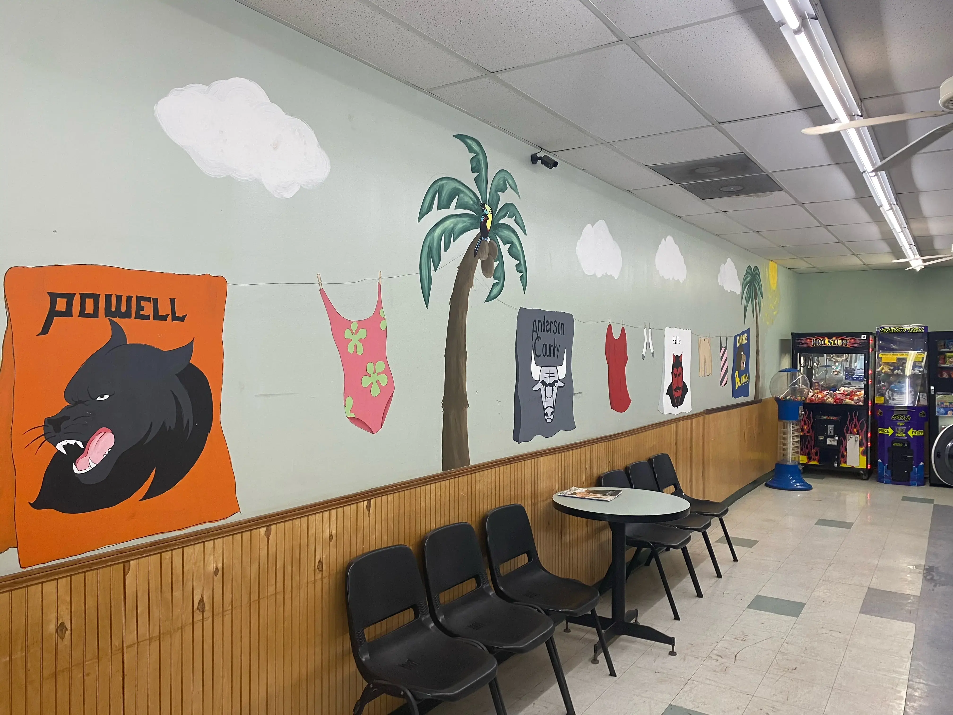 J & S Coin Laundry - Image 4