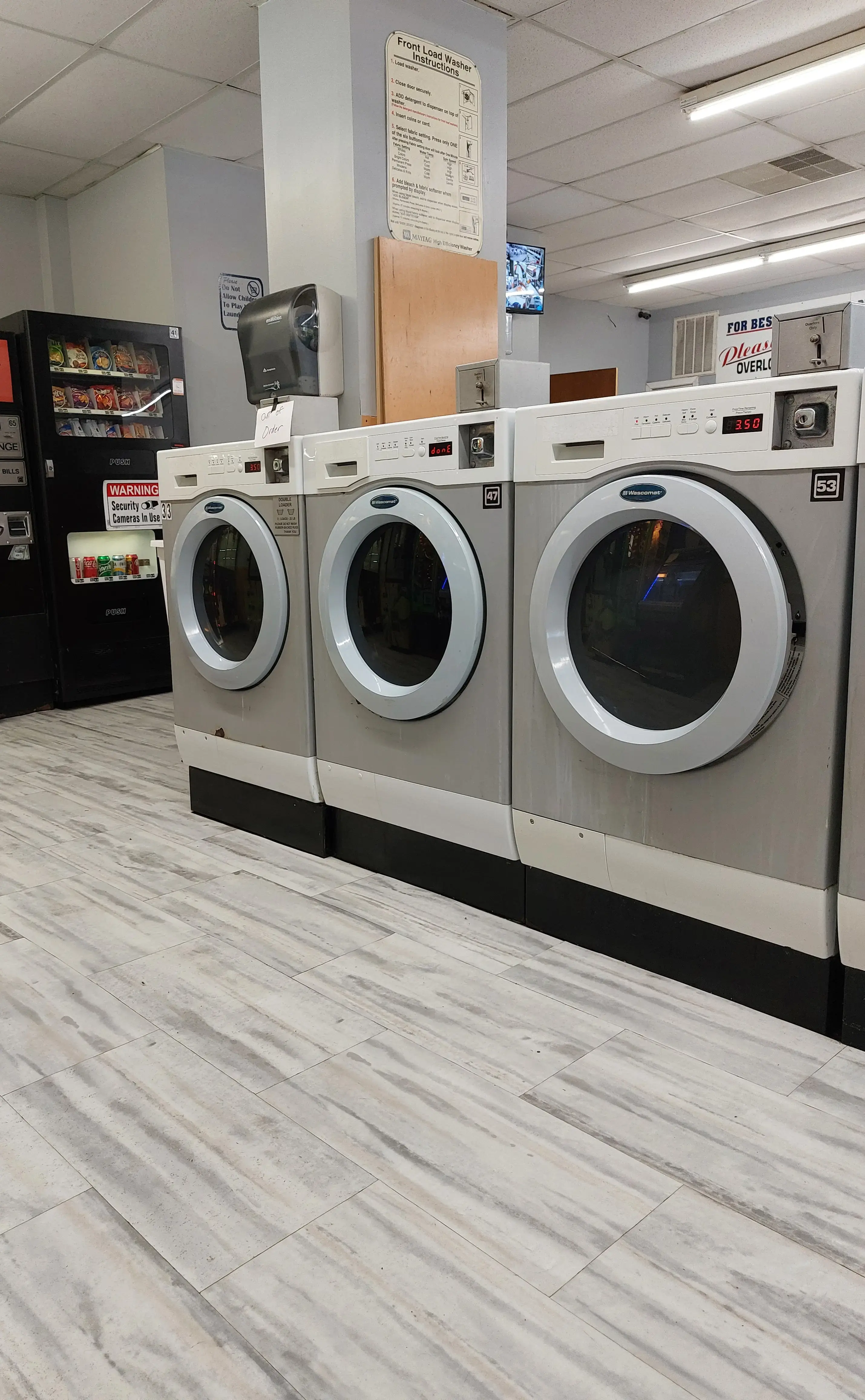 J & S Coin Laundry - Image 17