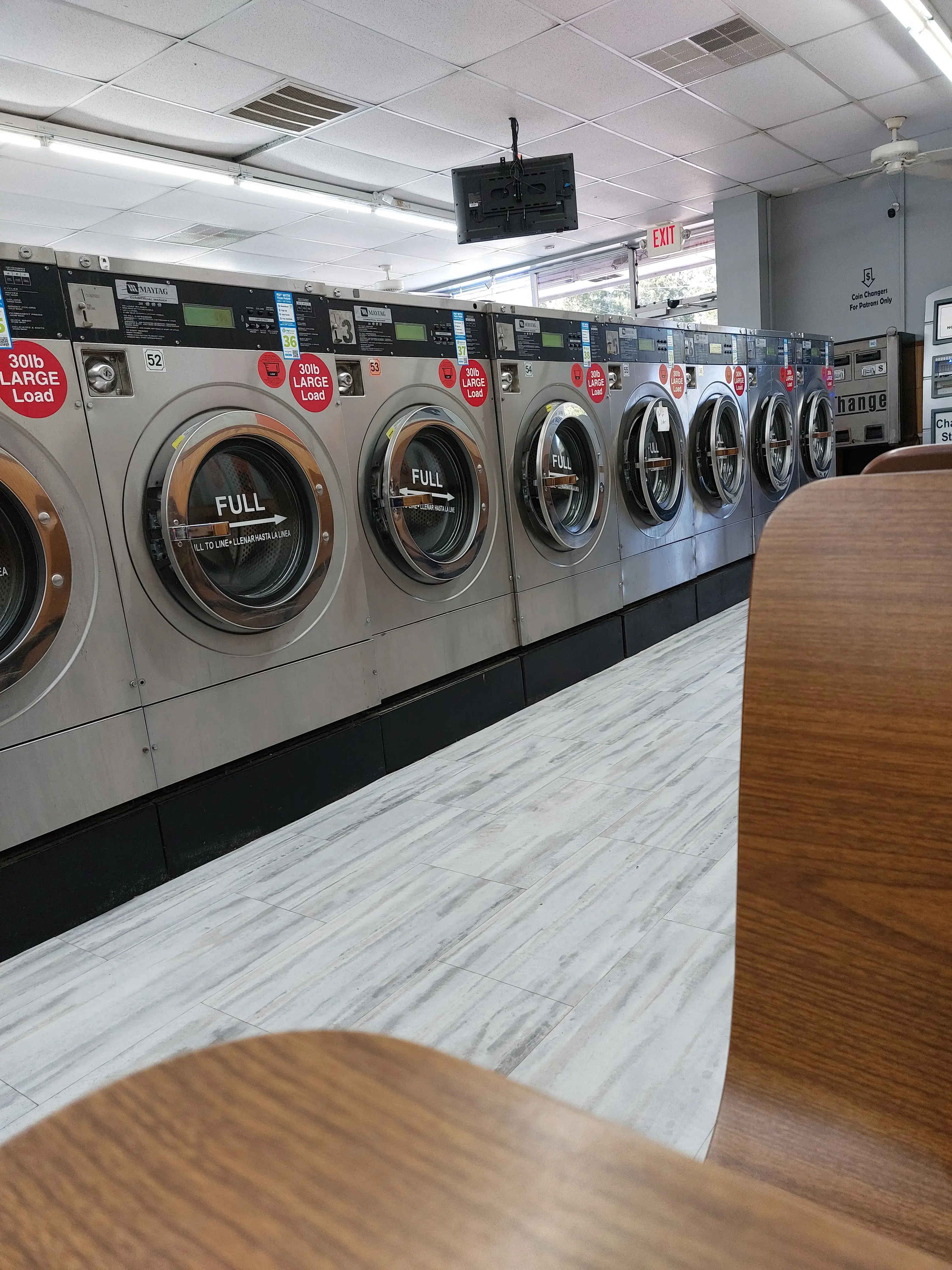 J & S Coin Laundry thumbnail 2