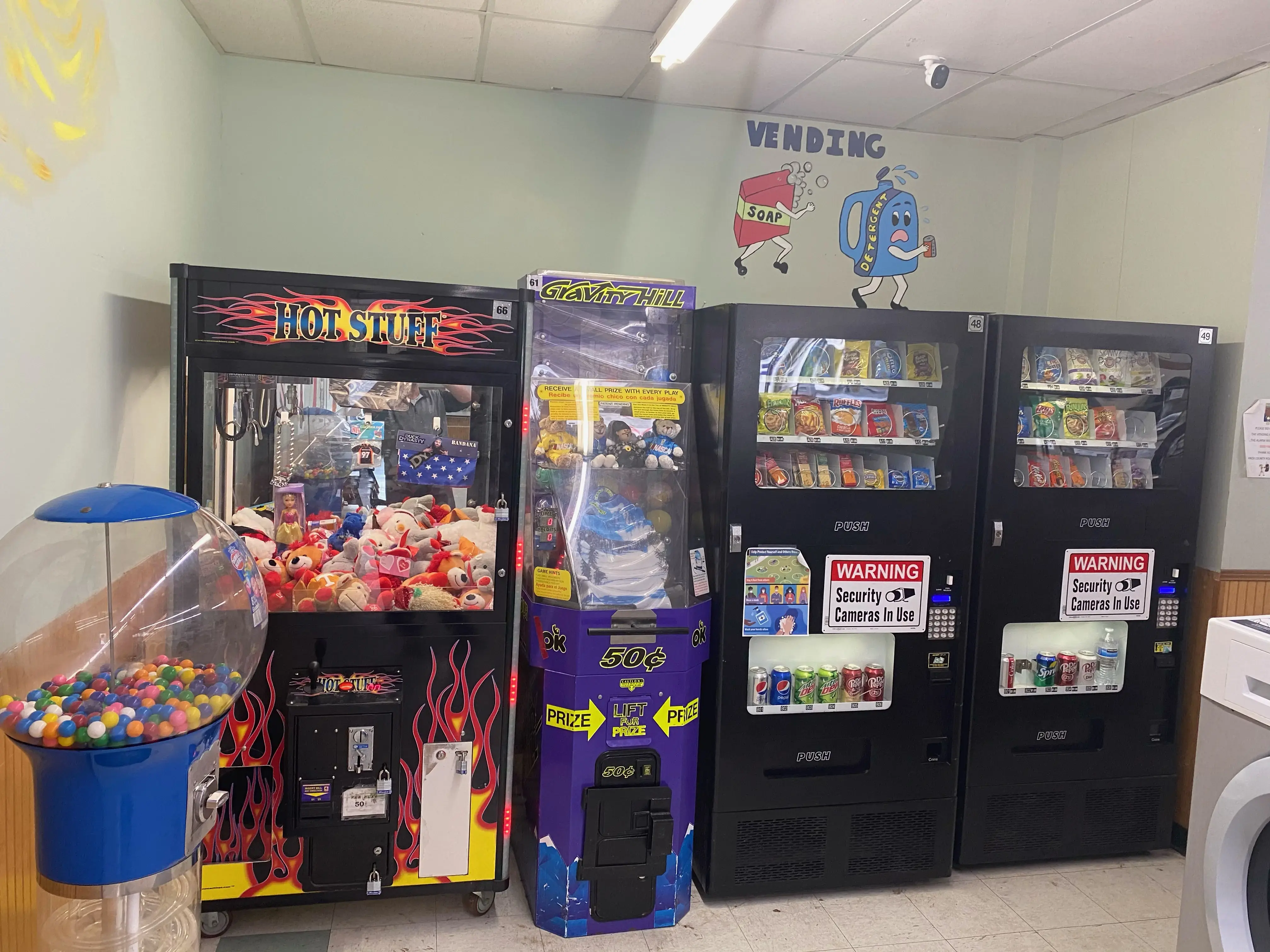 J & S Coin Laundry thumbnail 8