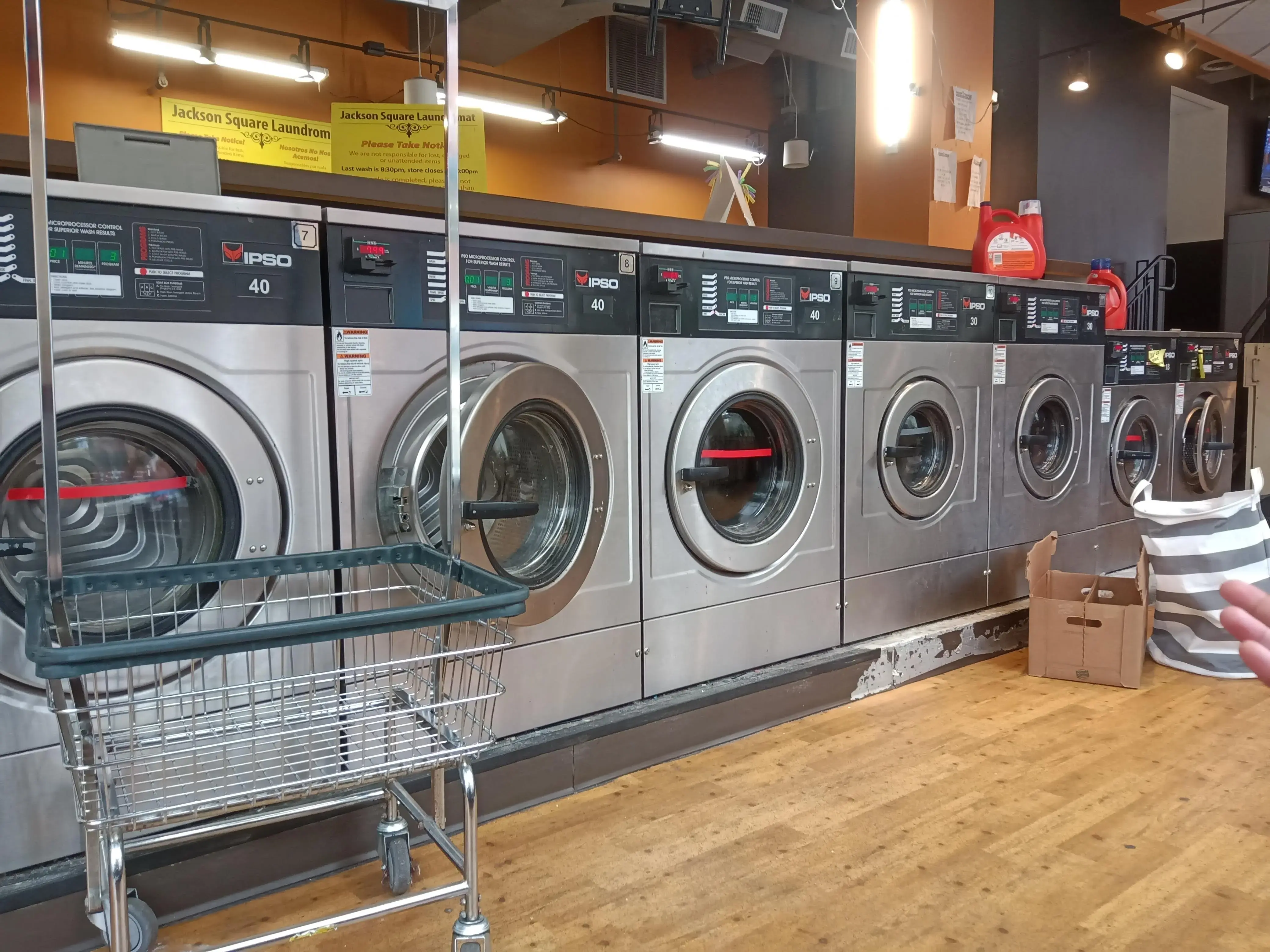 Jackson Square Laundromat location