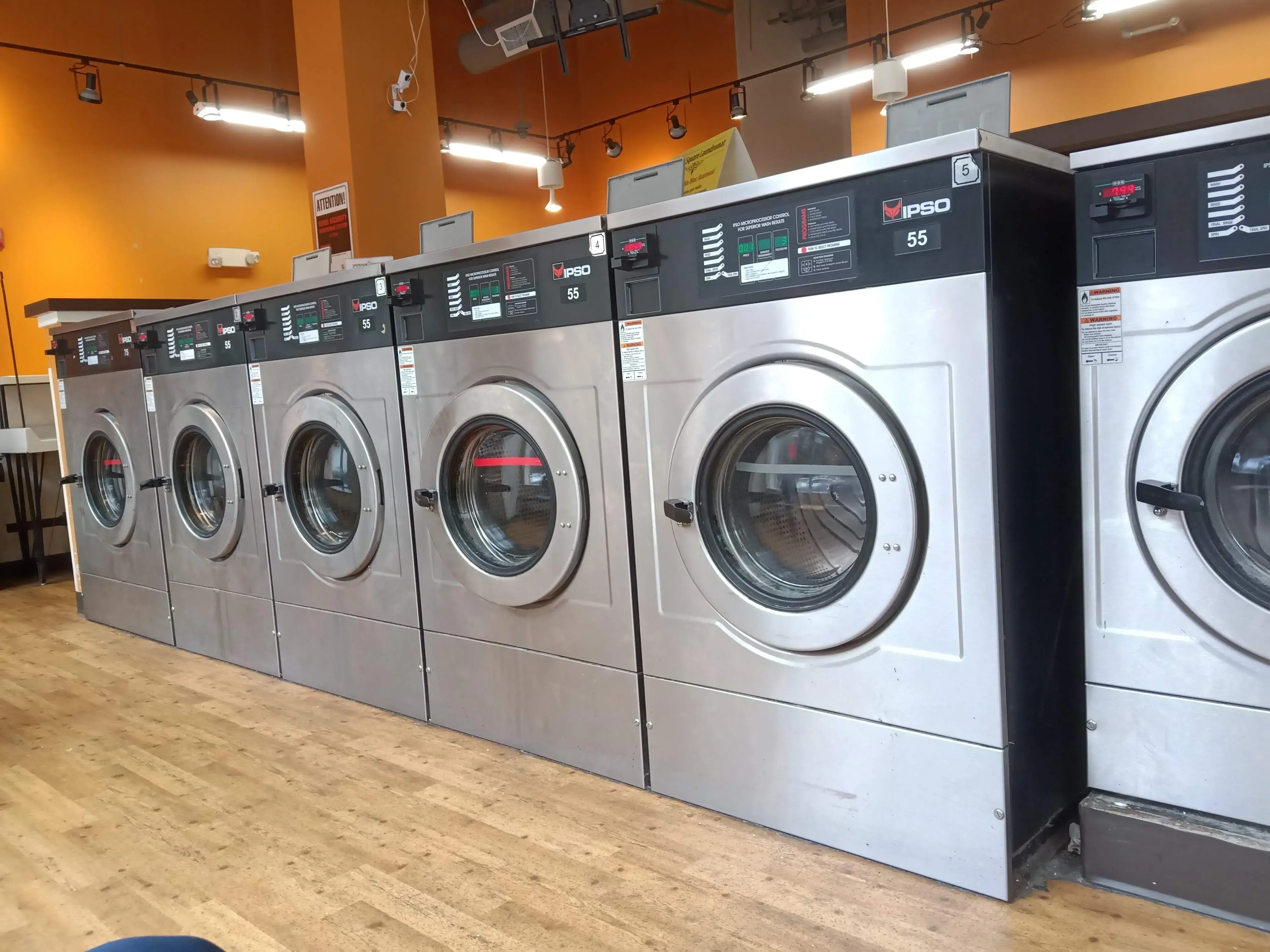 Jackson Square Laundromat - Image 13