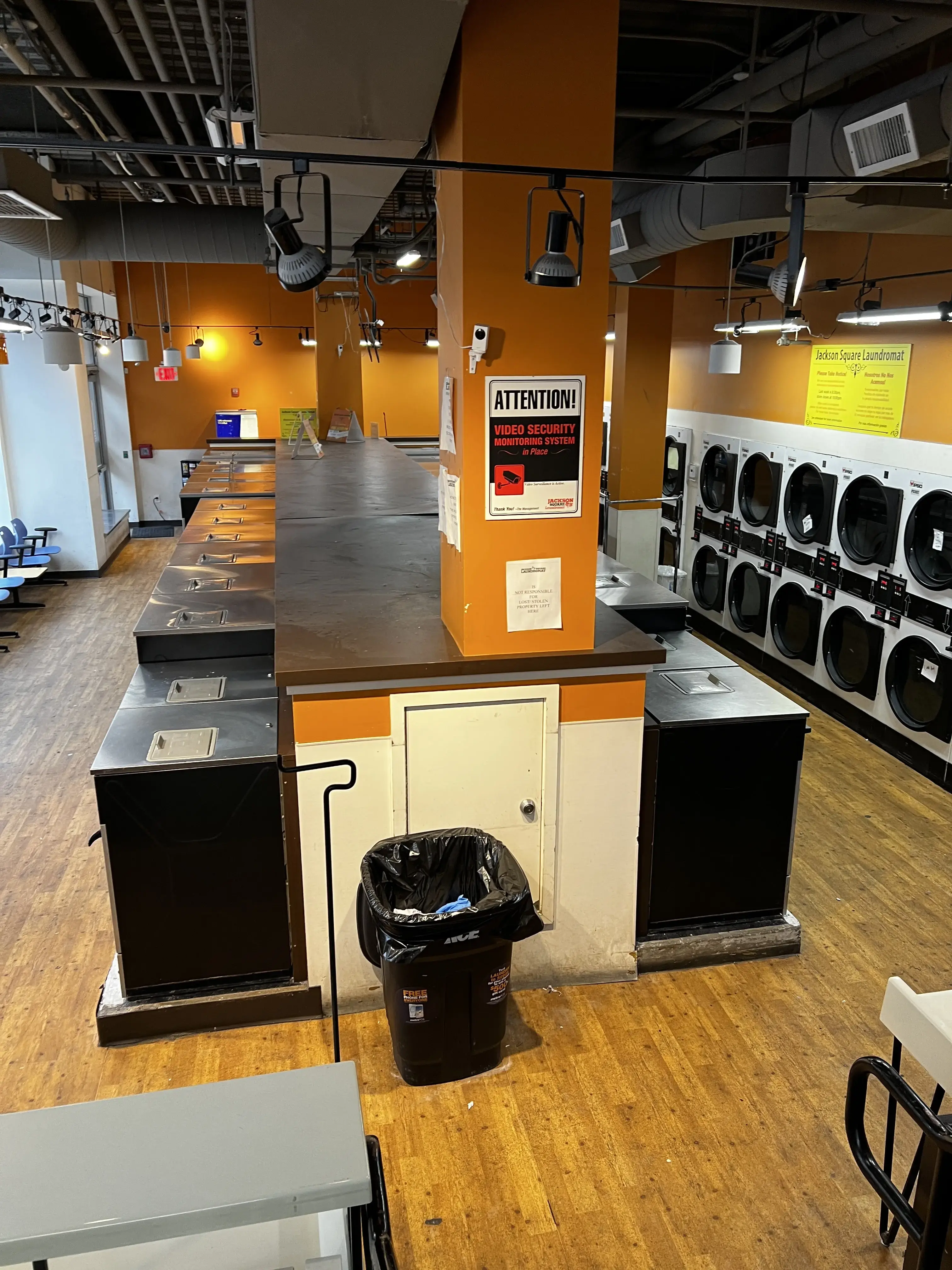 Jackson Square Laundromat thumbnail 15