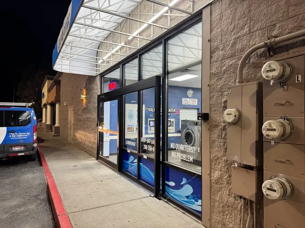 Jag's Laundromat thumbnail 20