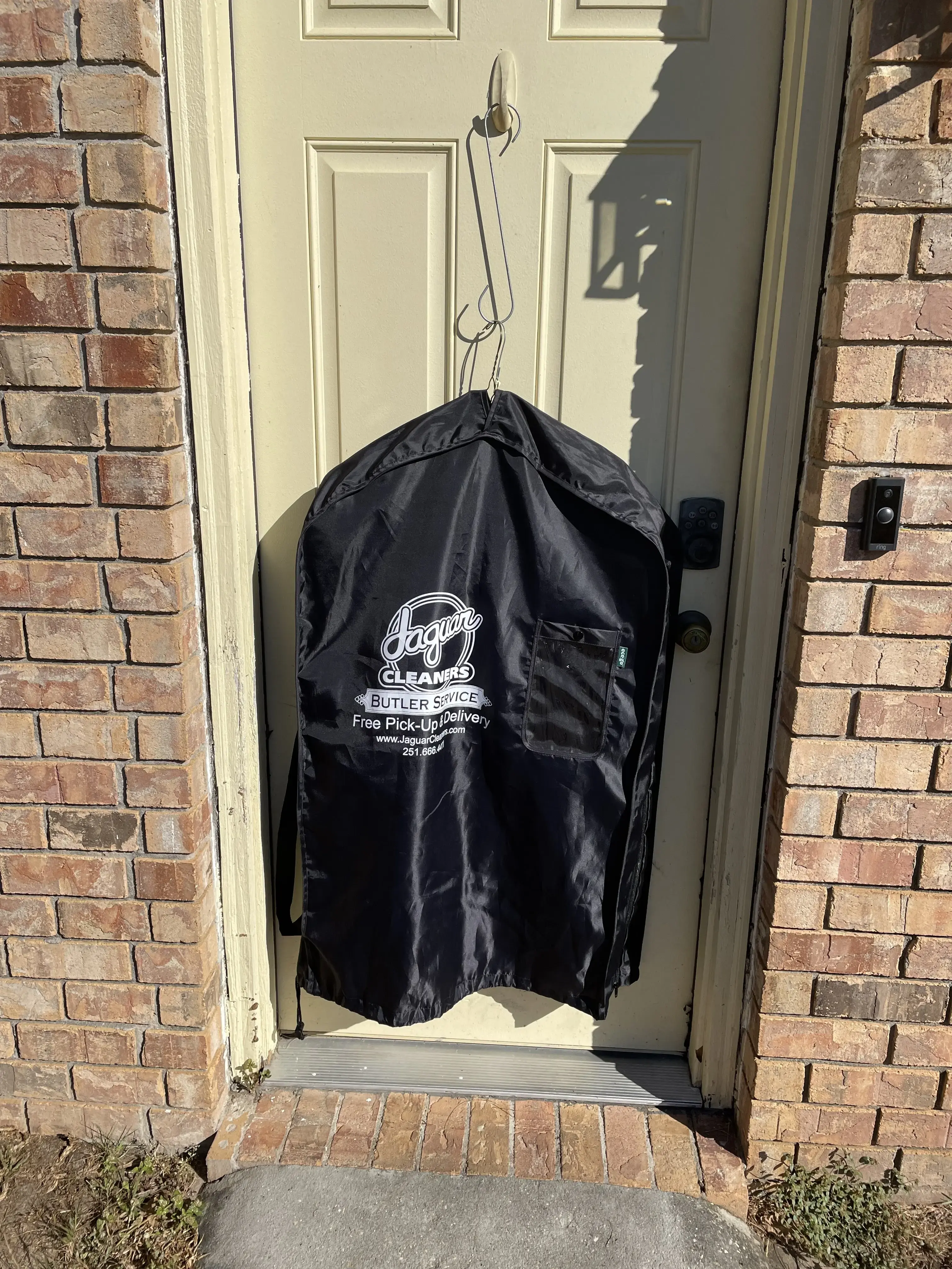 Jaguar Cleaners - Image 9