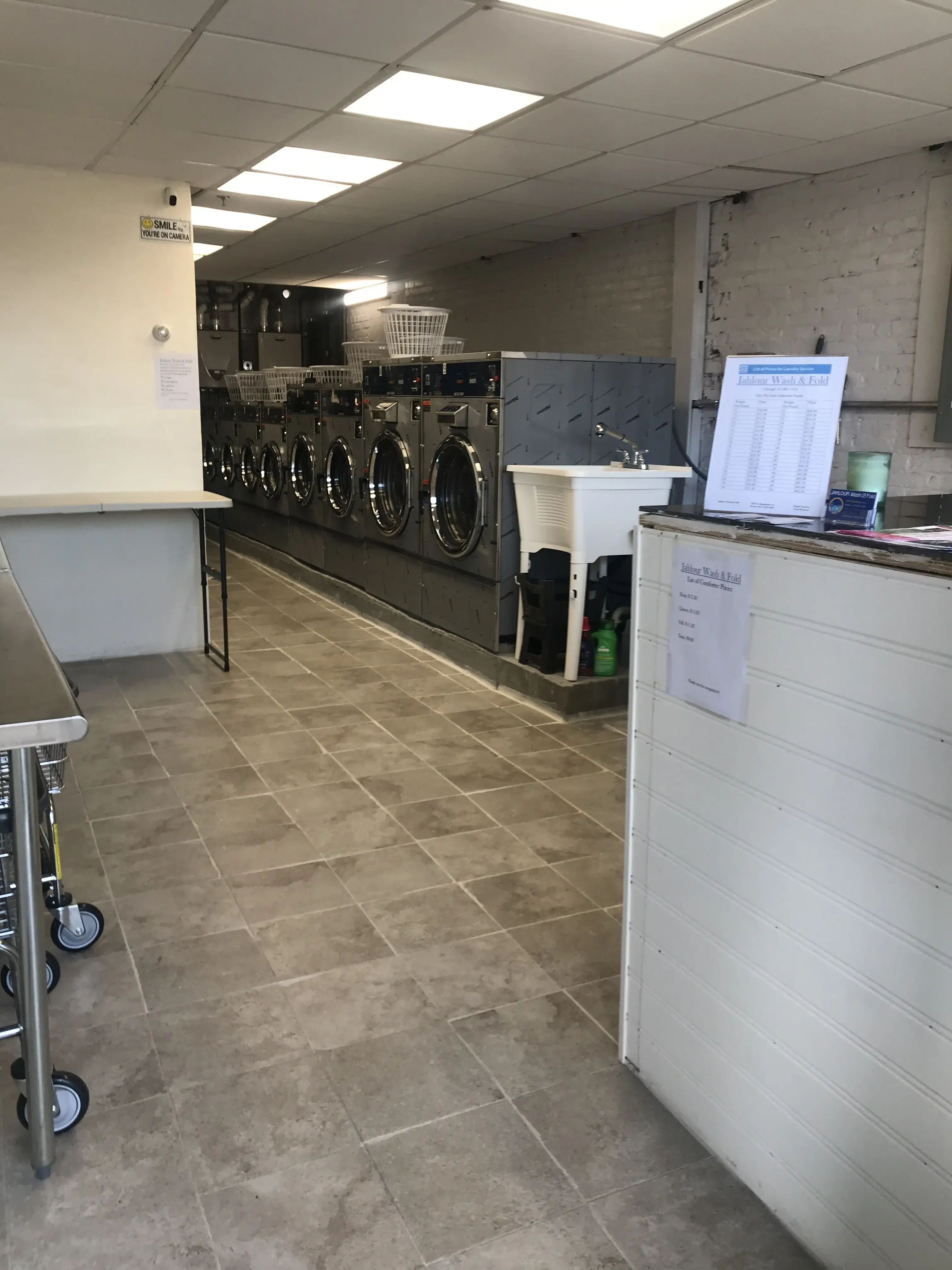 Jahlour Wash & Fold Laundromat - Image 2