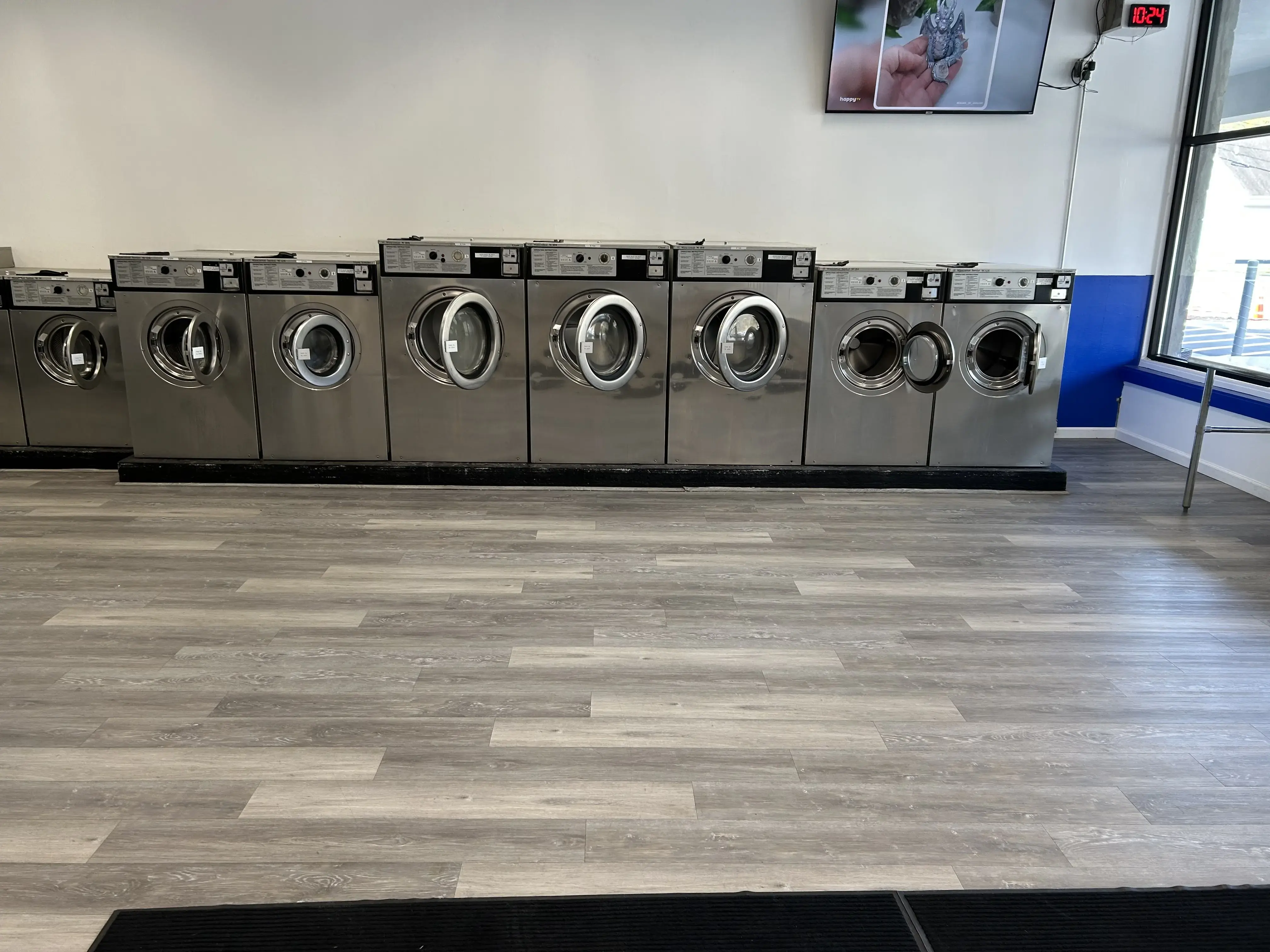 James Laundromat thumbnail 7