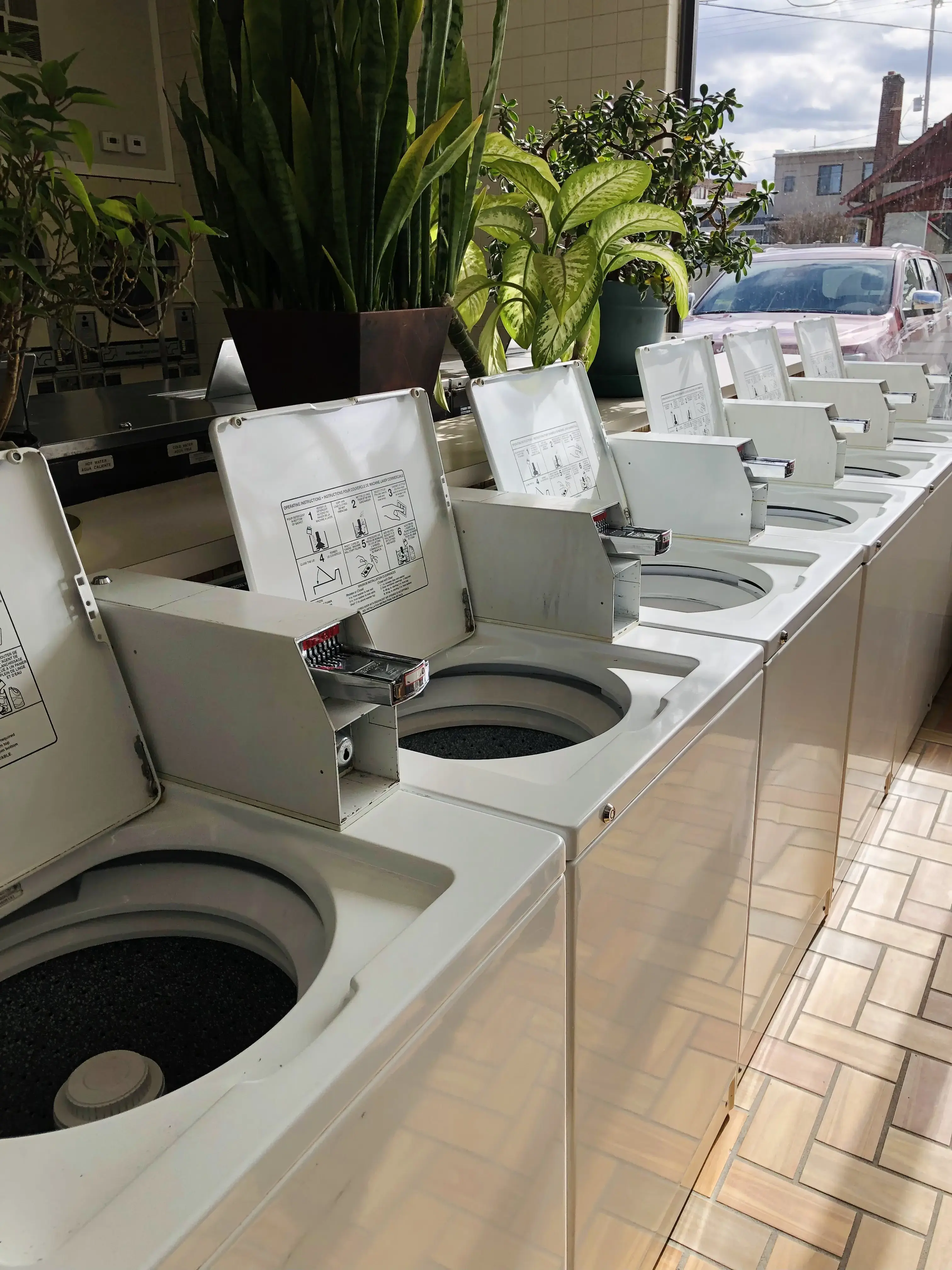 Jan's Professional Dry Cleaners - Michigan's Premier Dry Cleaning Company thumbnail 14