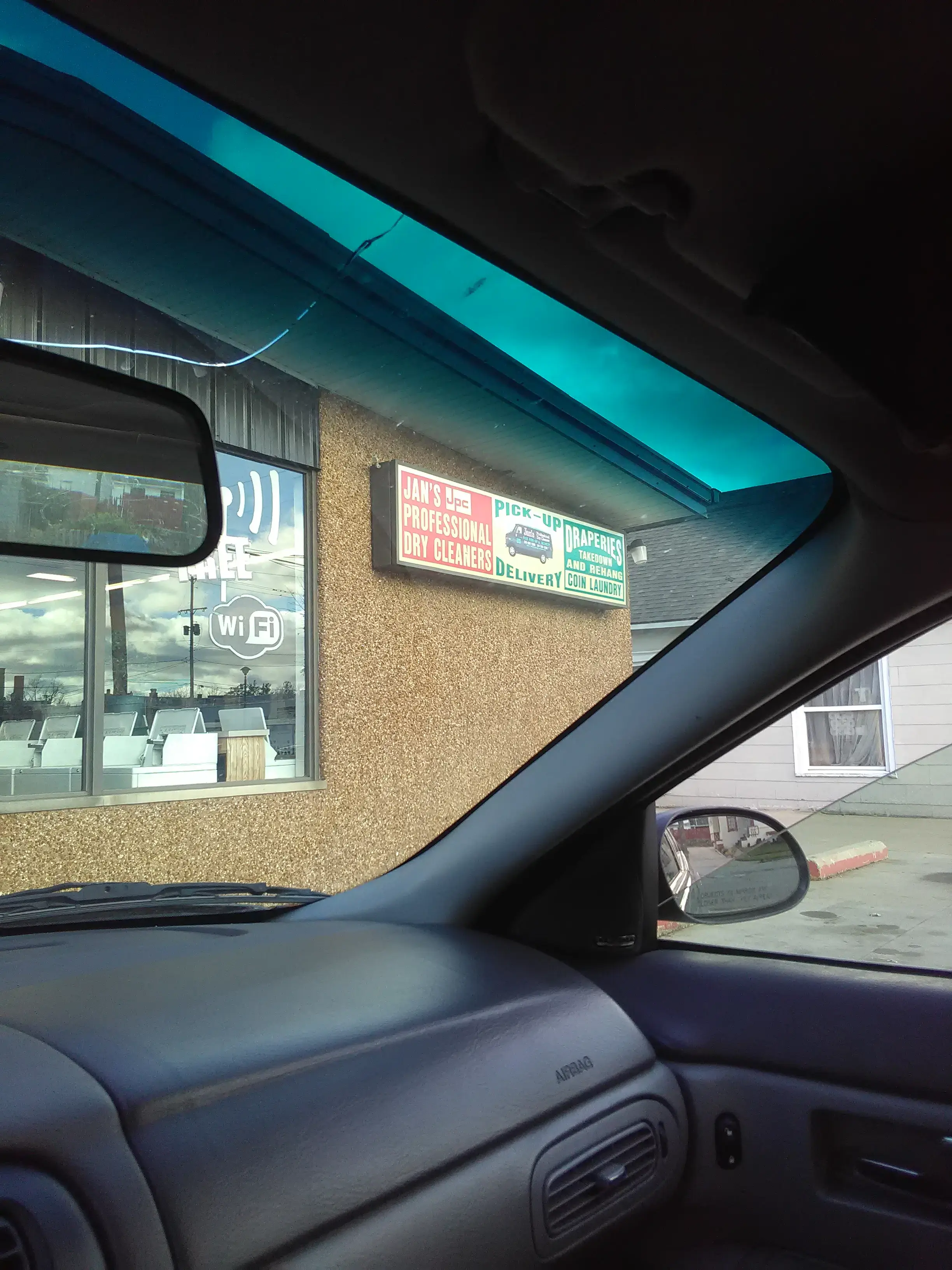 Jan's Professional Dry Cleaners - Michigan's Premier Dry Cleaning Company - Image 19