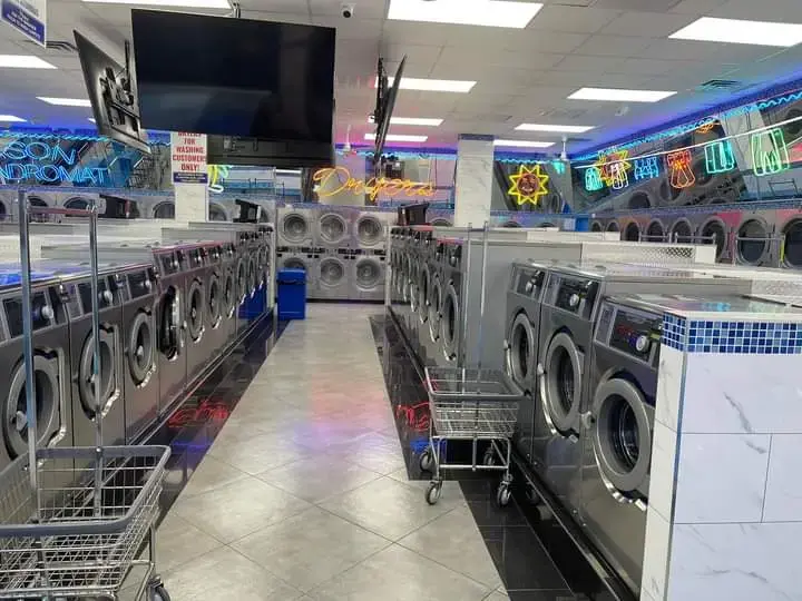 Jason's Laundromat - Image 7