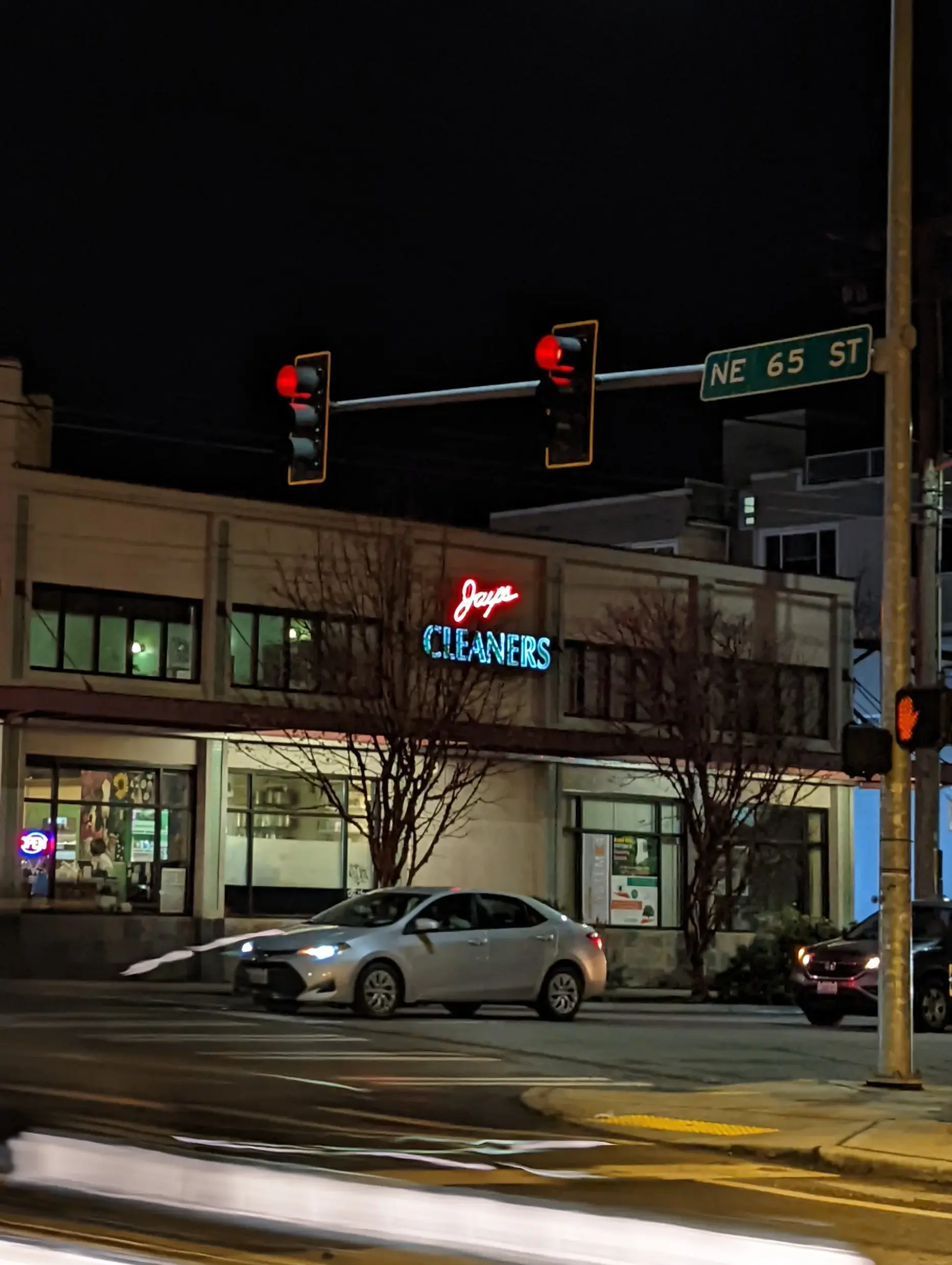 Jay's Dry Cleaners Roosevelt - Image 4