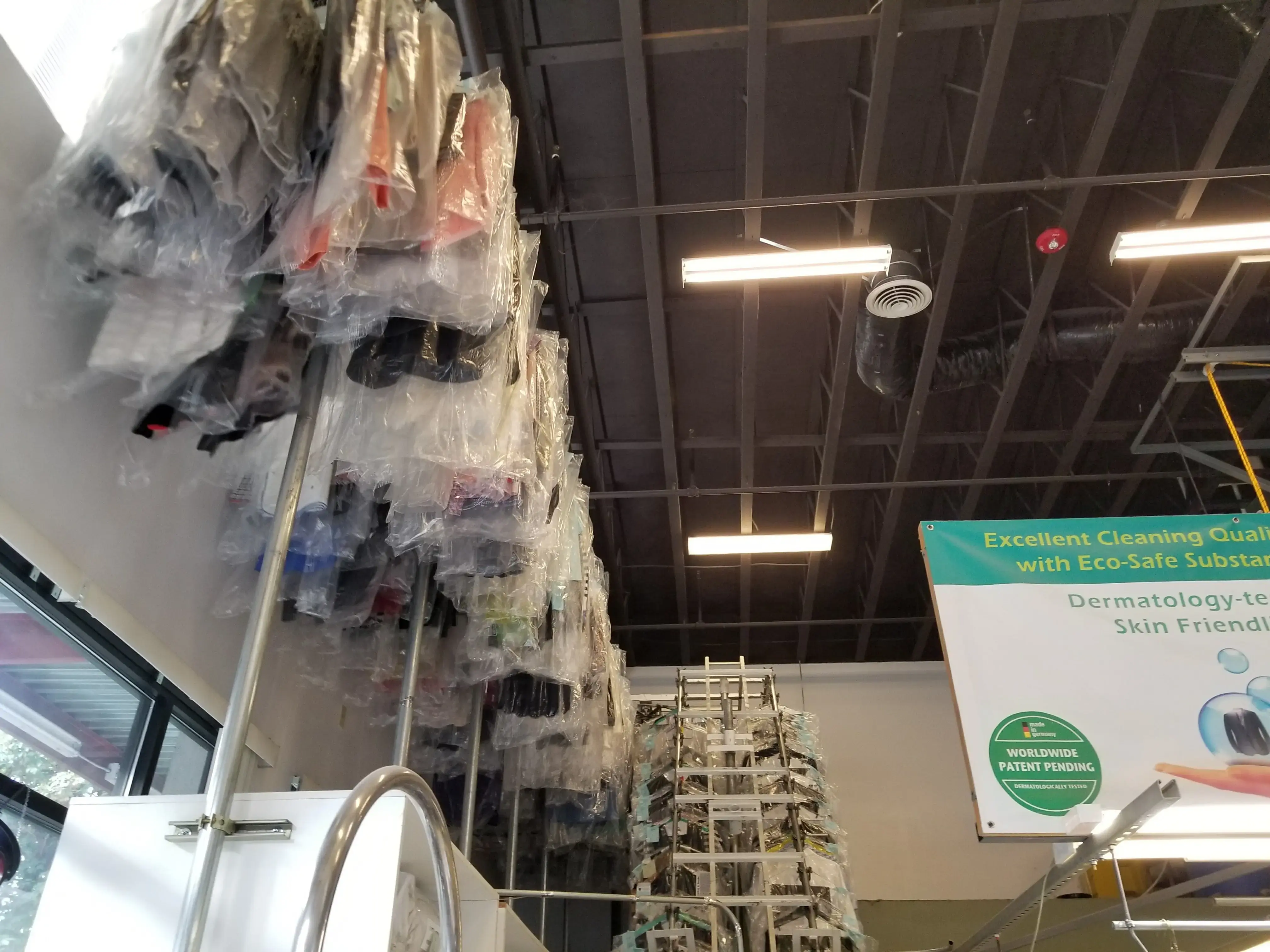 Jay's Dry Cleaners Roosevelt - Image 1