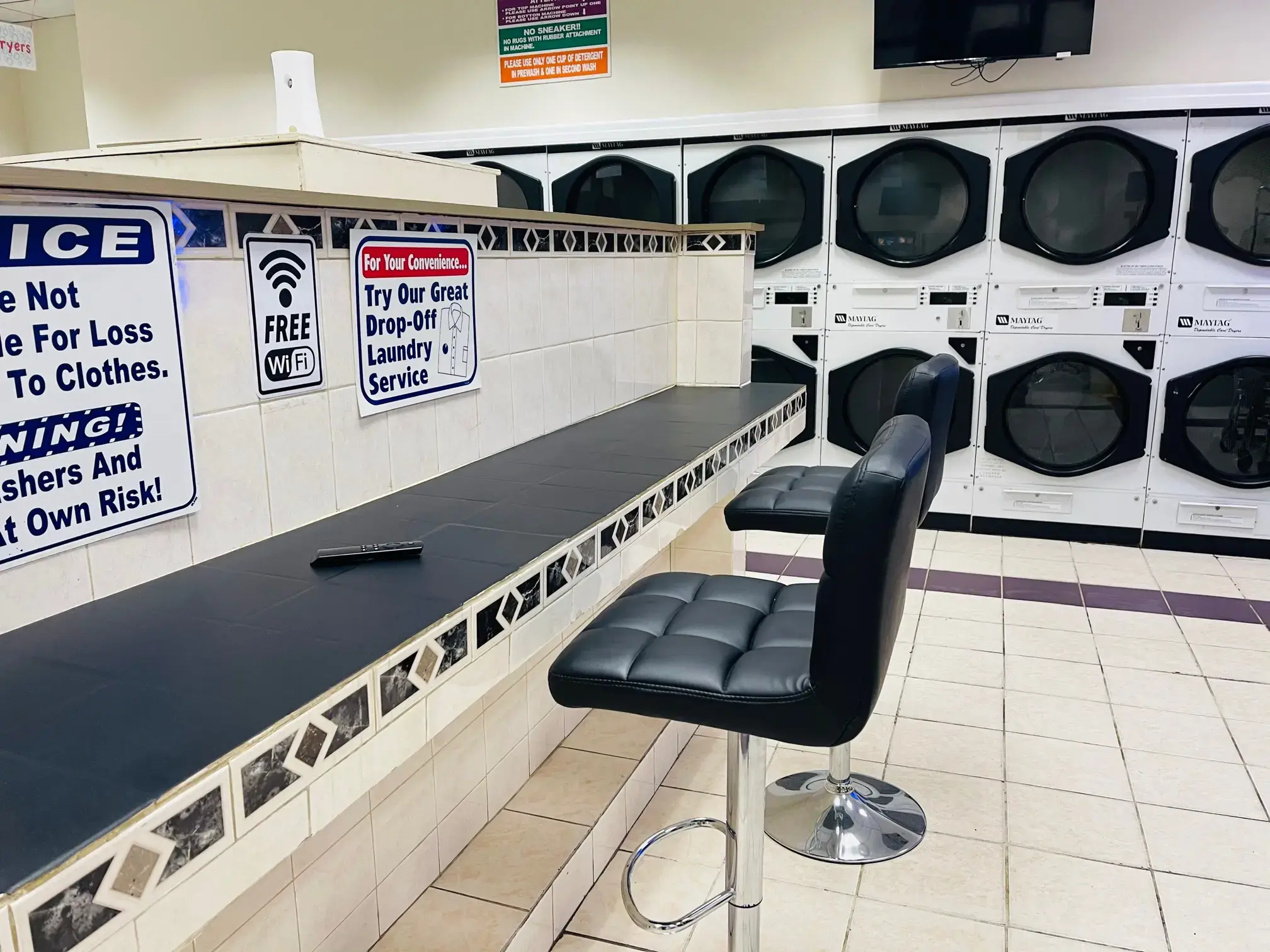 Jay’s Laundromat thumbnail 10