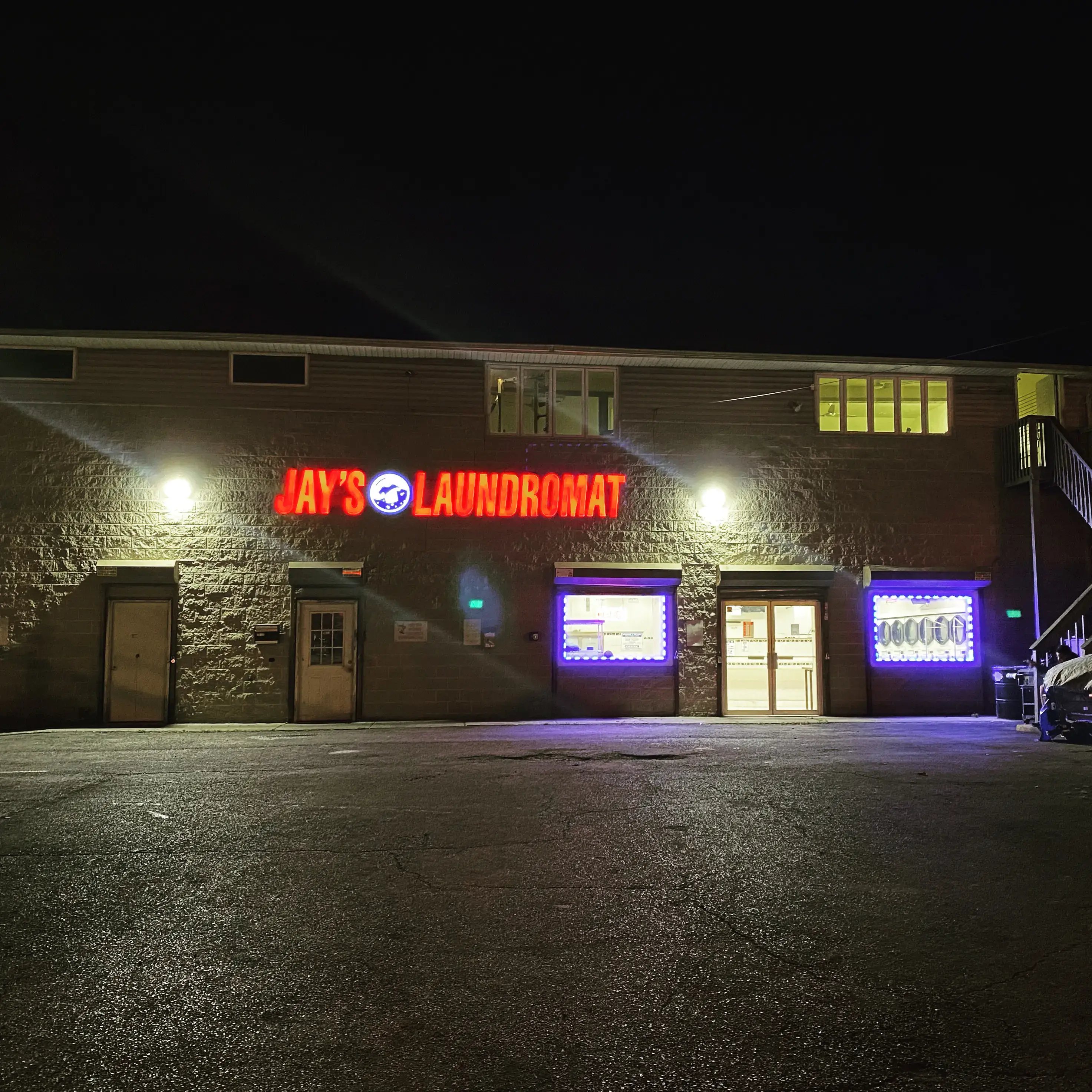 Jay’s Laundromat thumbnail 4